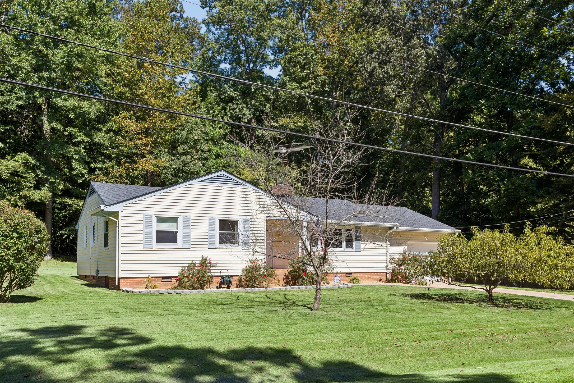 6038 Pine Rd — photo