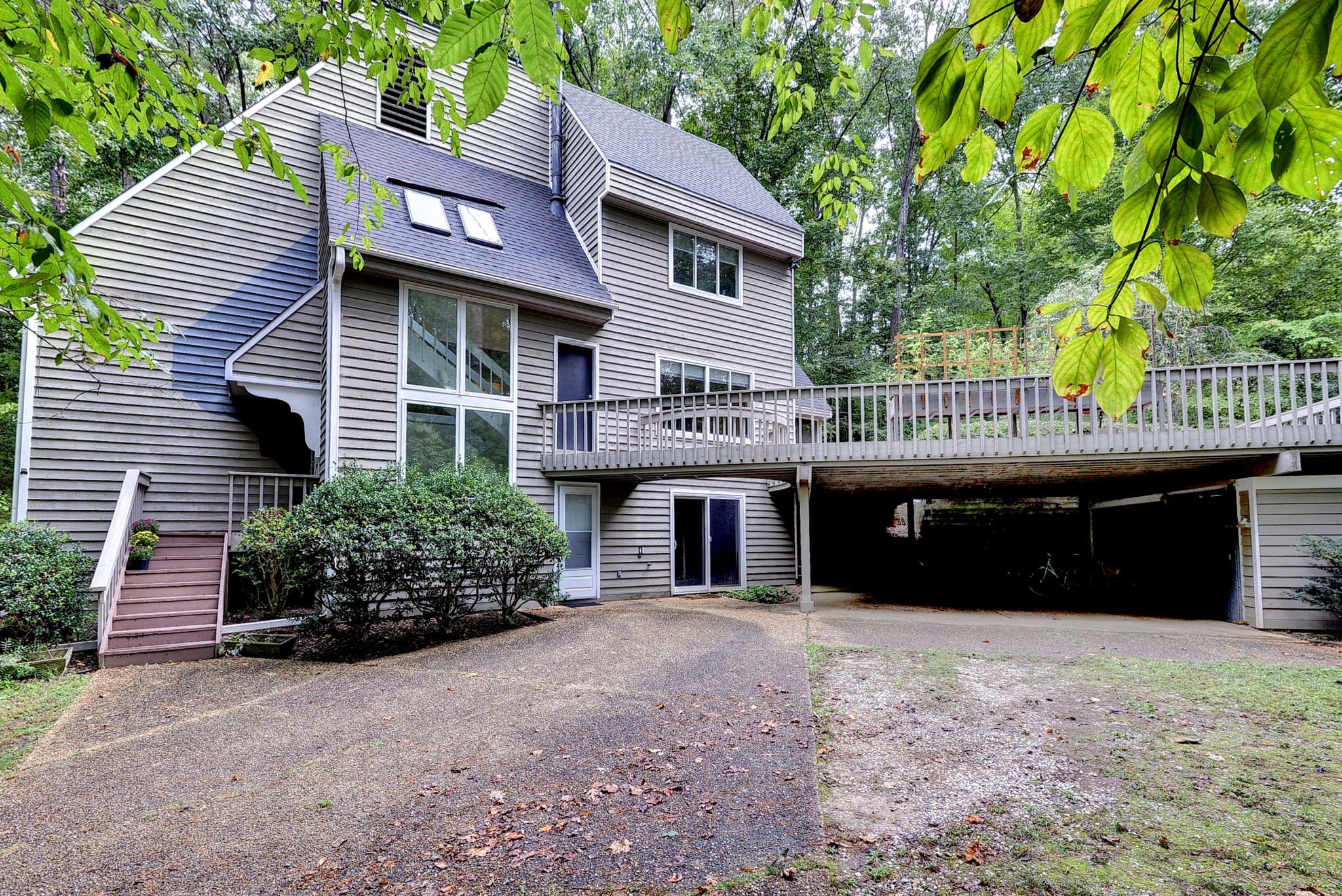 411 Hempstead Rd — photo