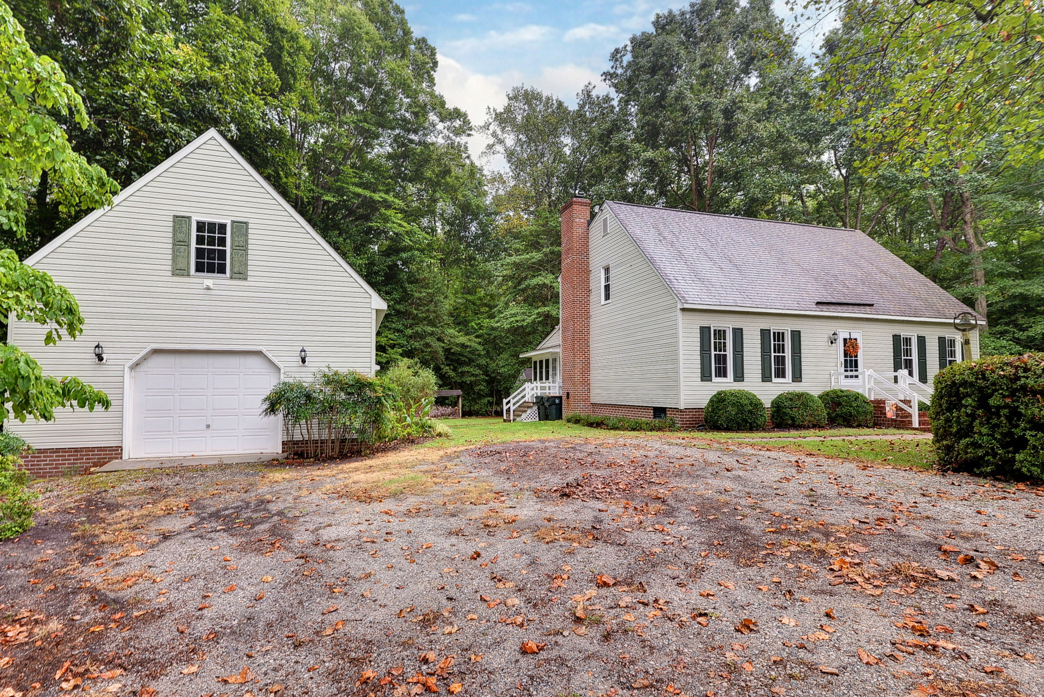 109 Forest Ln — photo