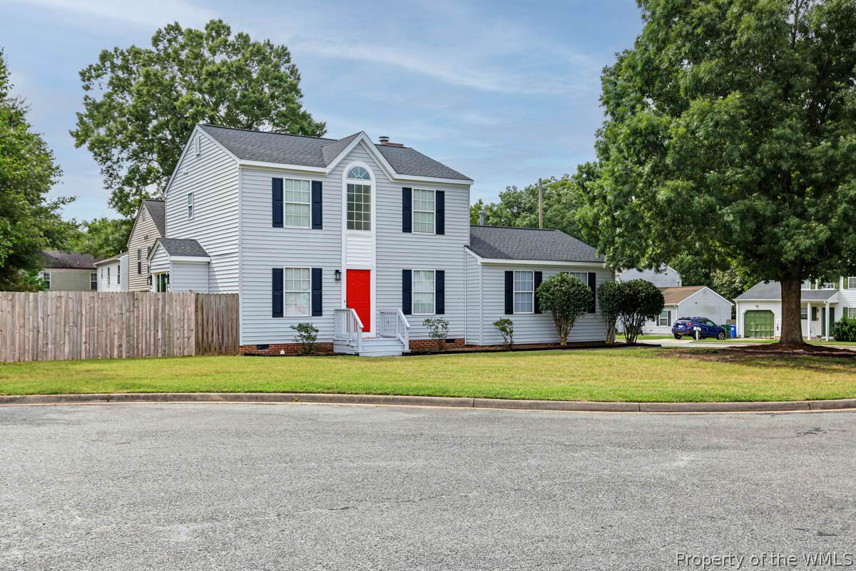 714 Trails Ln — photo