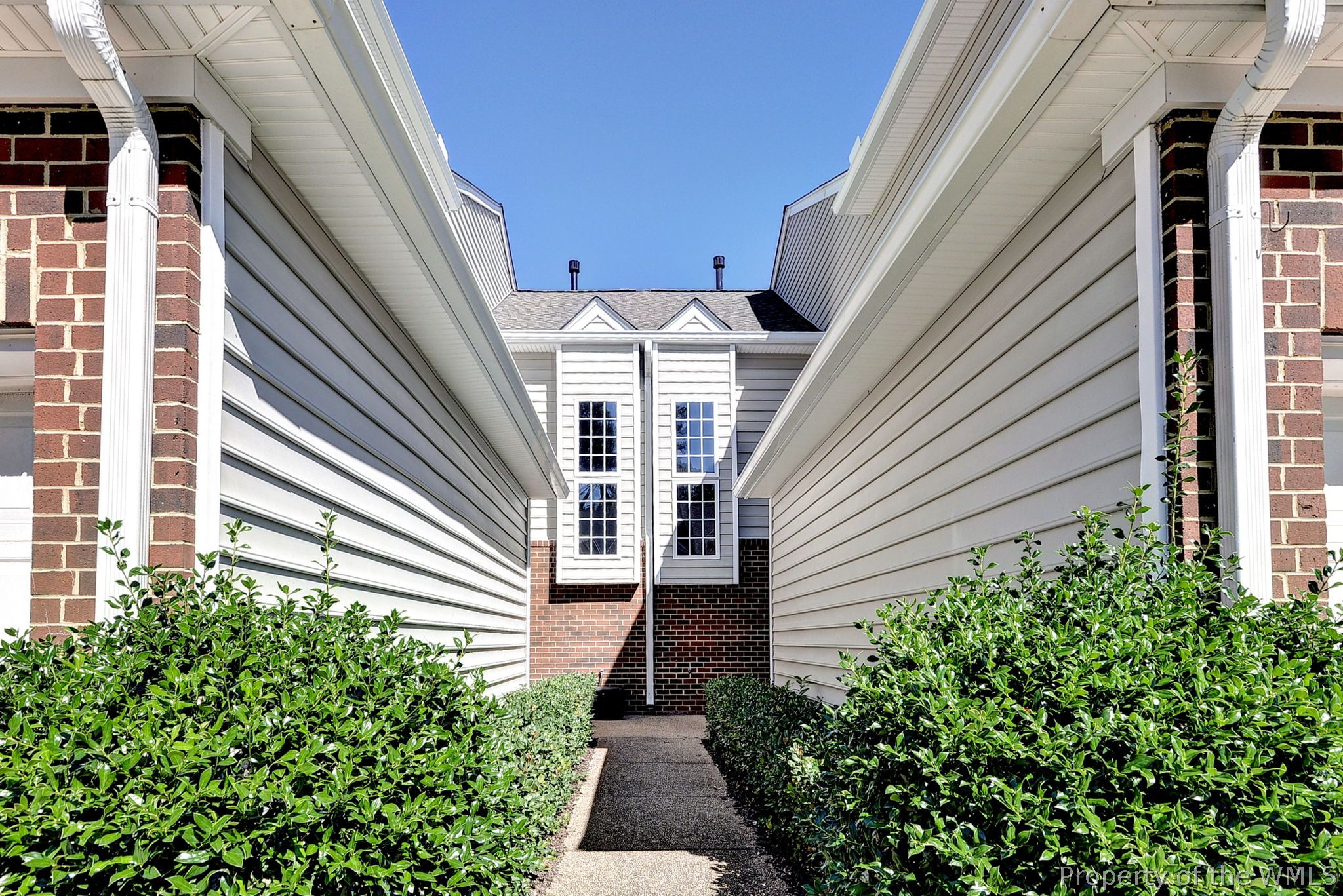 4504 Beacon Hill Dr — photo