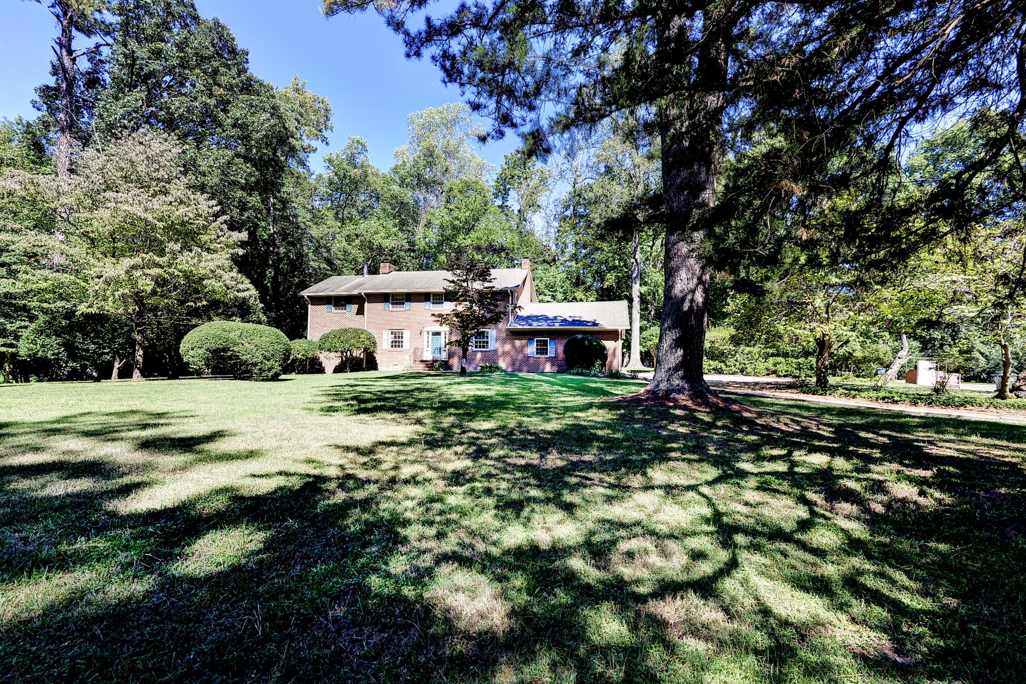 265 E Queens Dr — photo