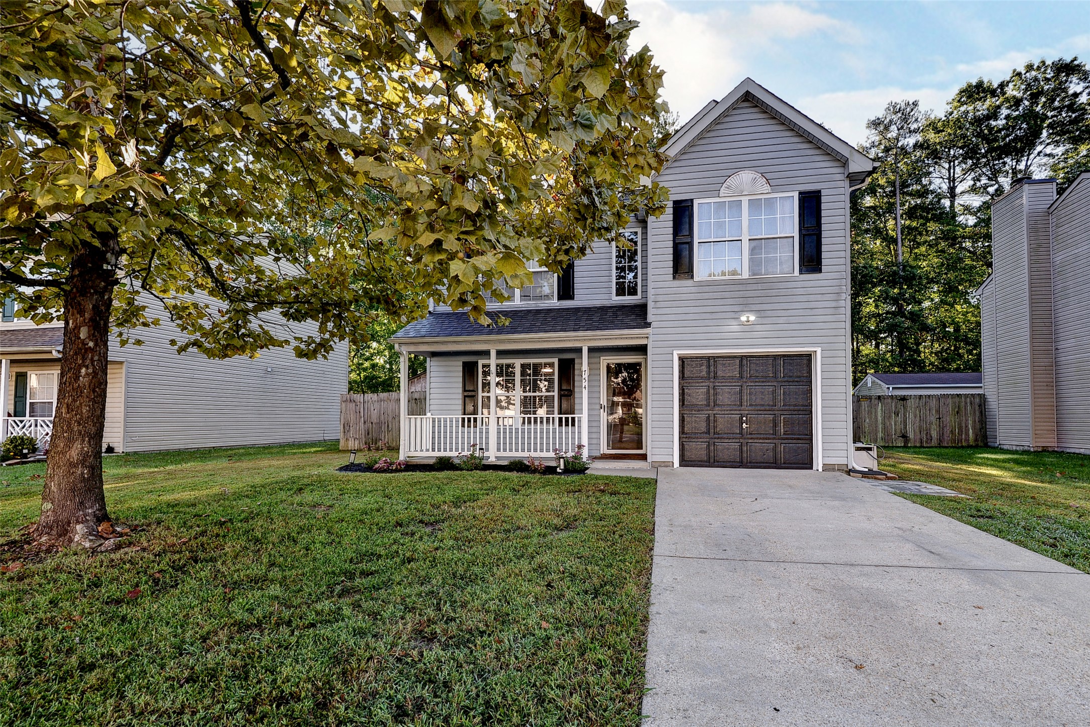 754 Kings Ridge Dr — photo