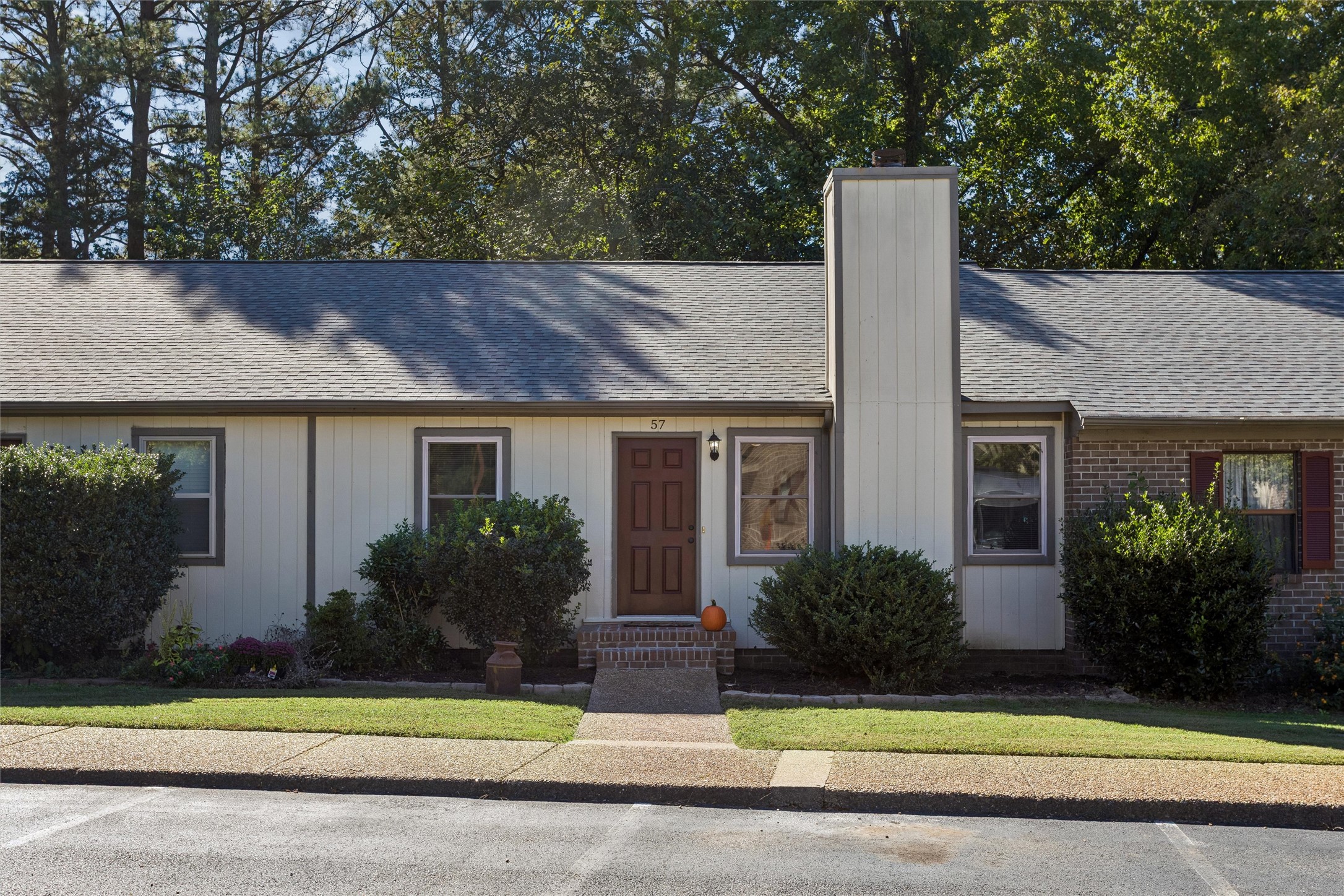 57 James Sq — photo