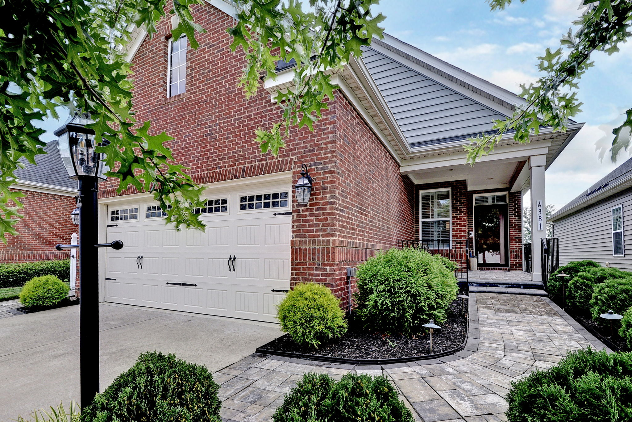4381 Harrington Cmns — photo