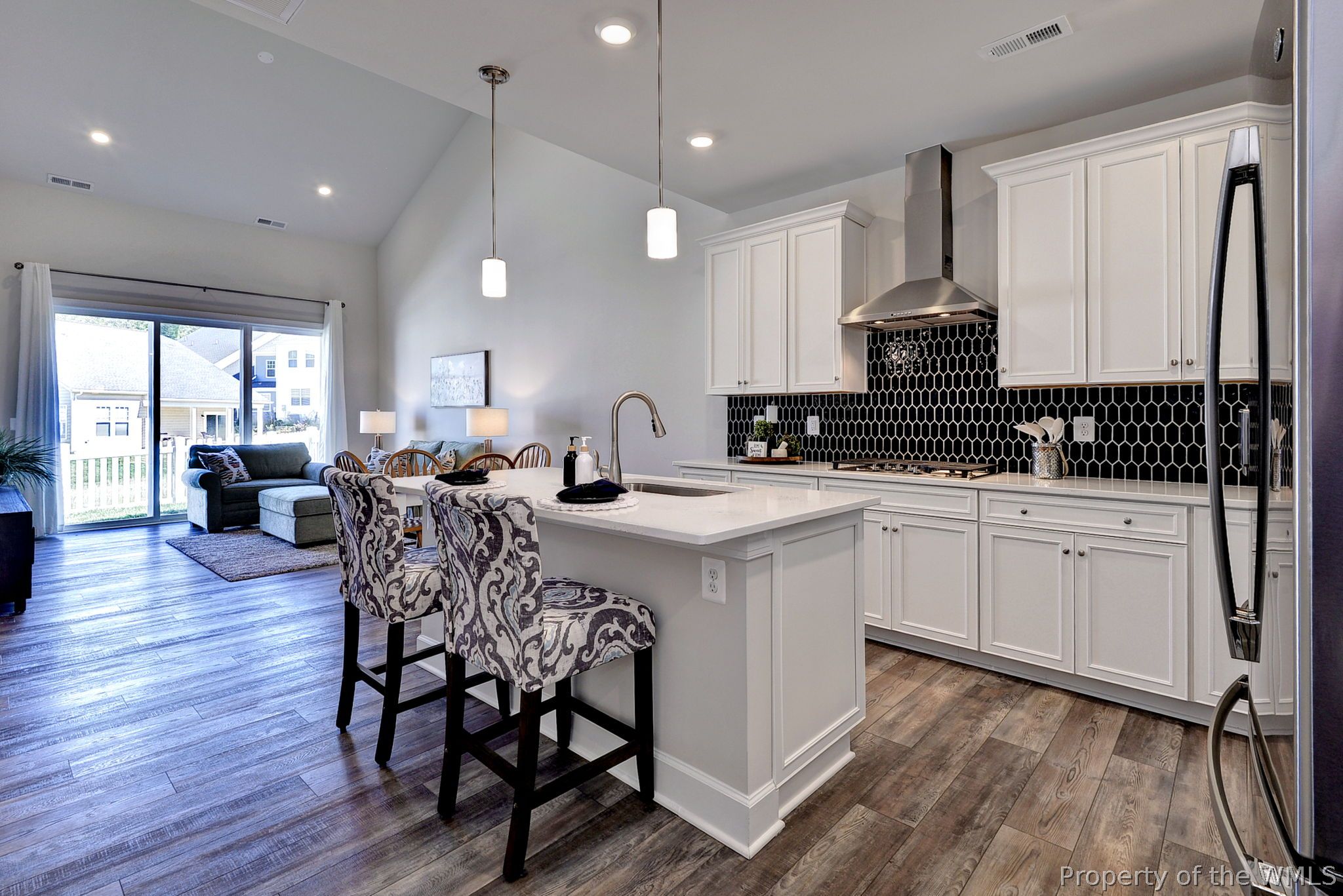 3678 Isaac Cir — photo
