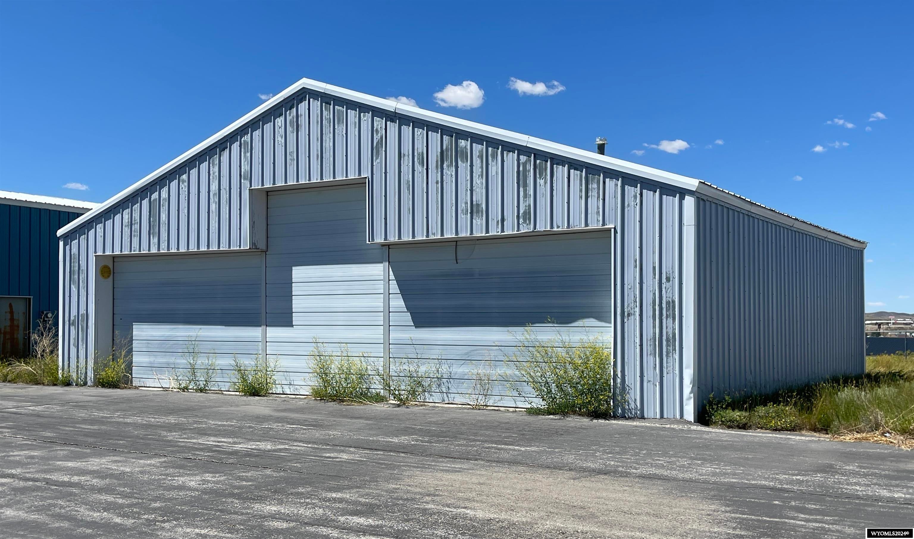 00 Airport (Hangar Only-Lt Blue) Road — photo