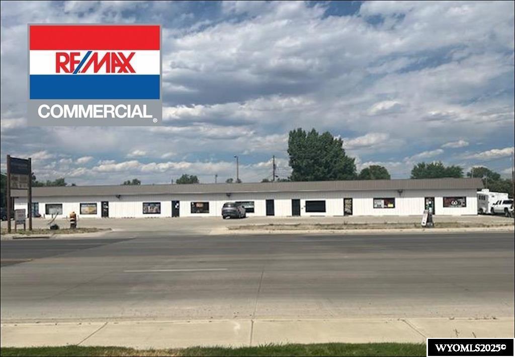 4648-4650 W Yellowstone Highway — photo