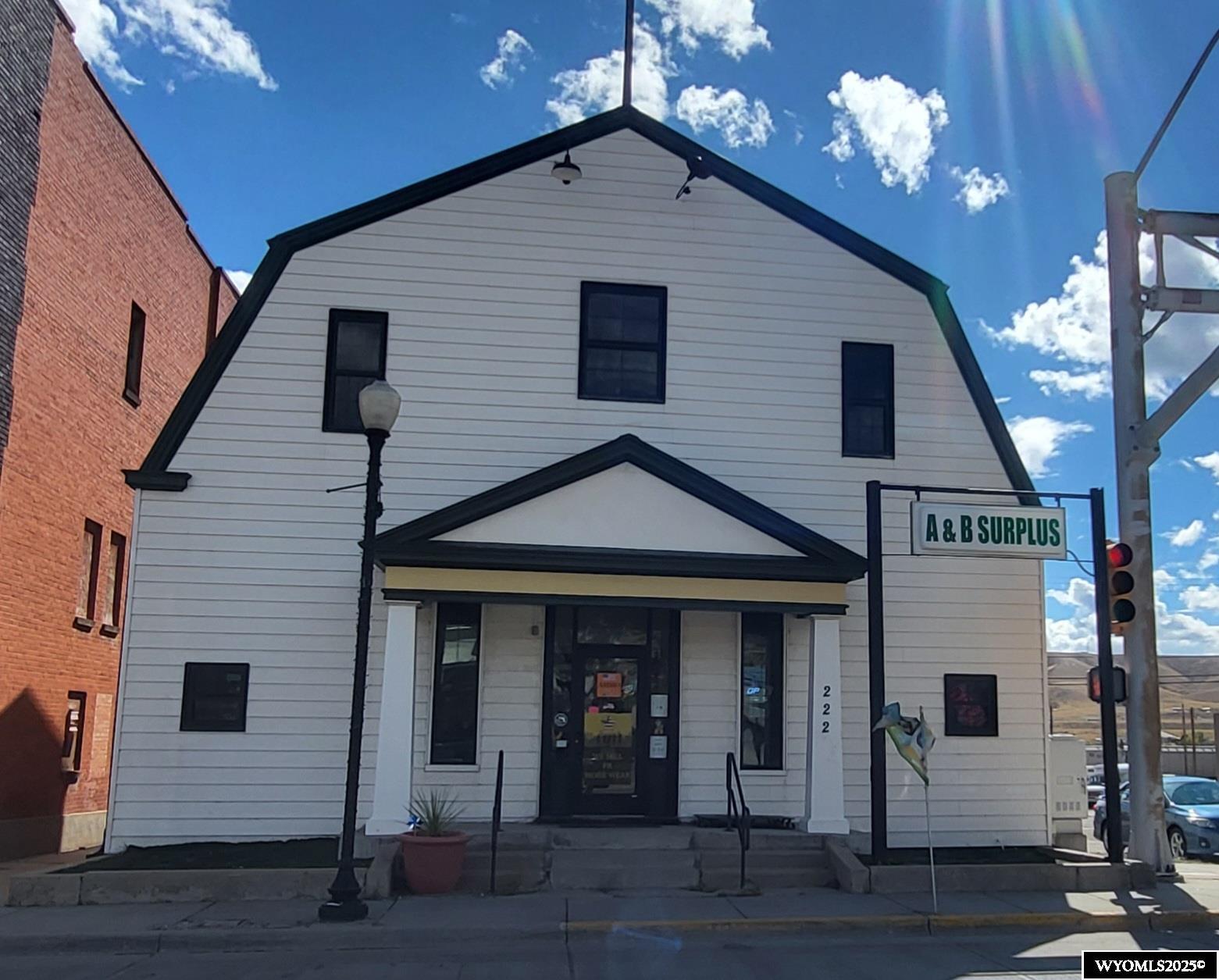 222 W Cedar St — photo