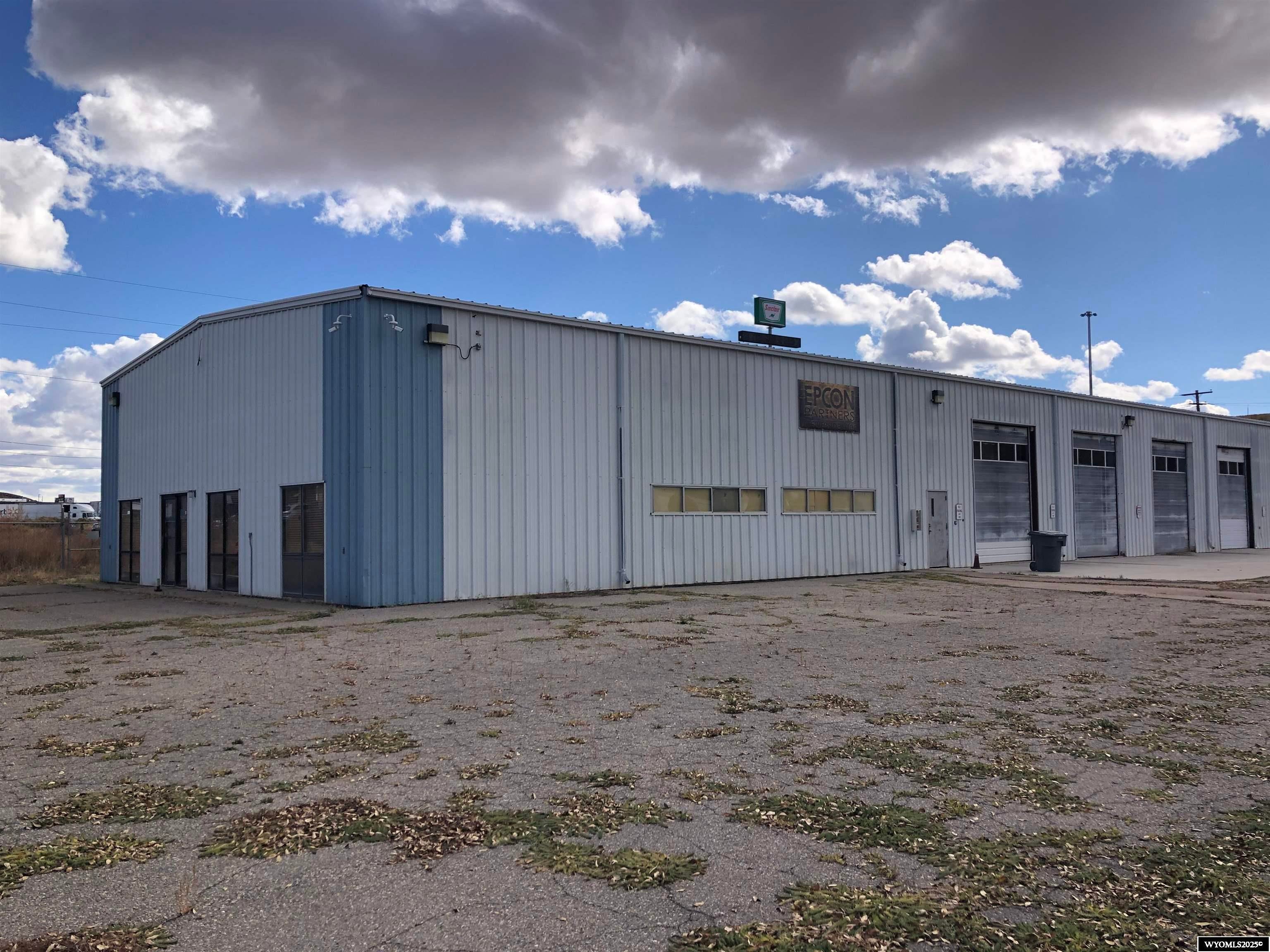 70 Riverside Loop — photo