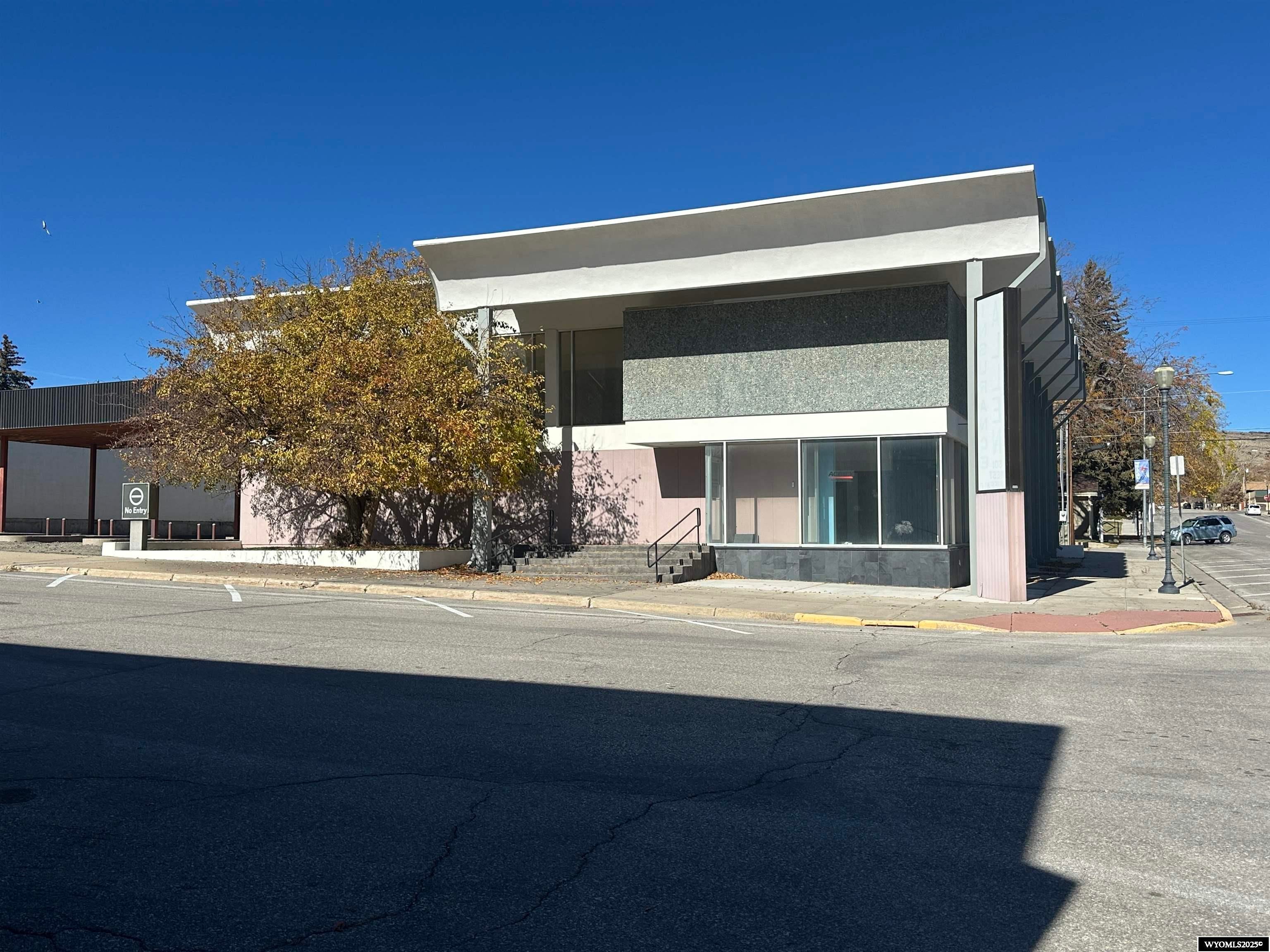 501 W Buffalo Street — photo