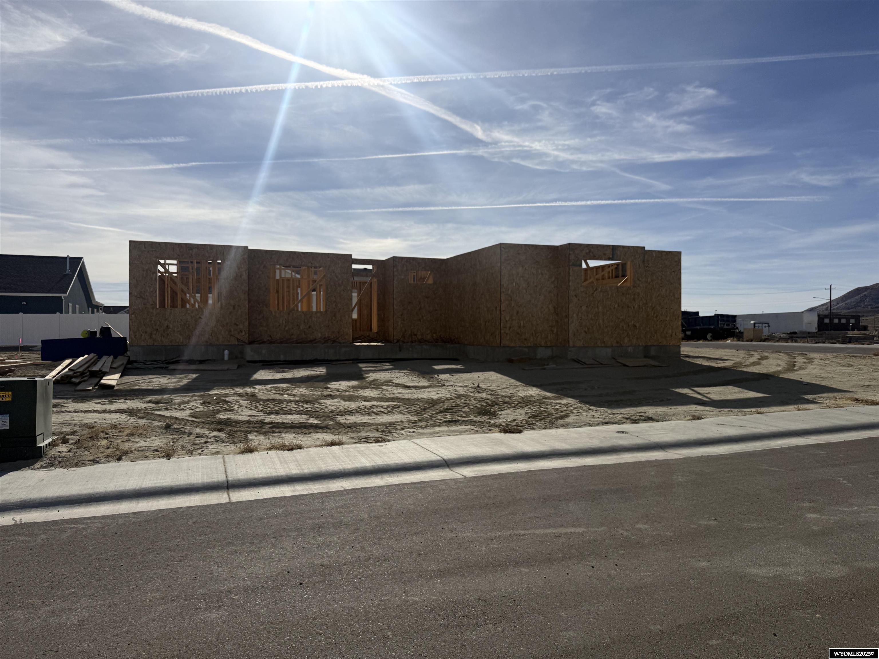 2718 Ogden Way — photo
