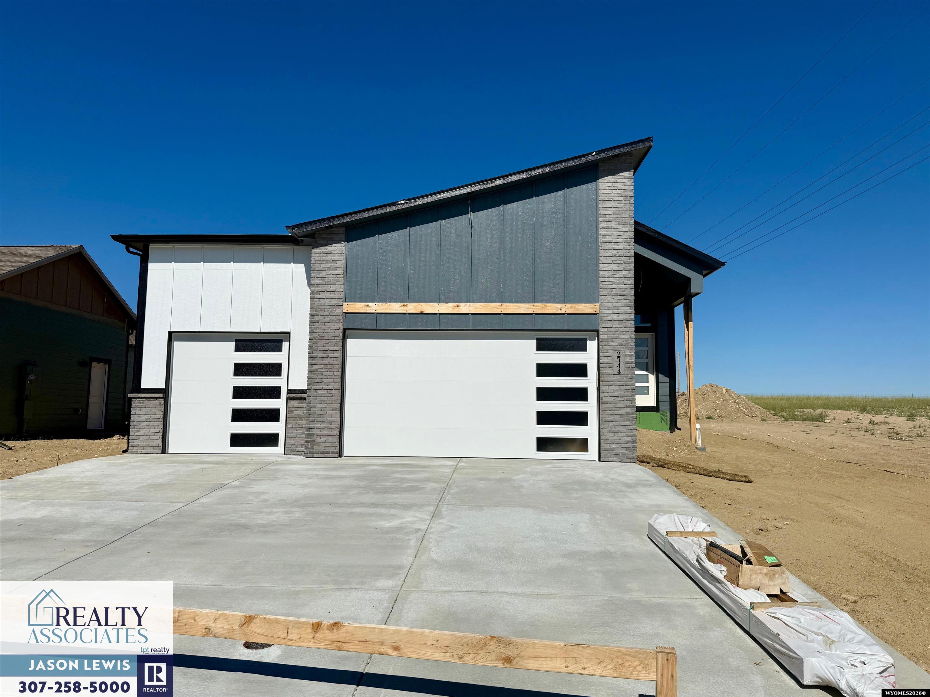 2744 Berkshire Way — photo
