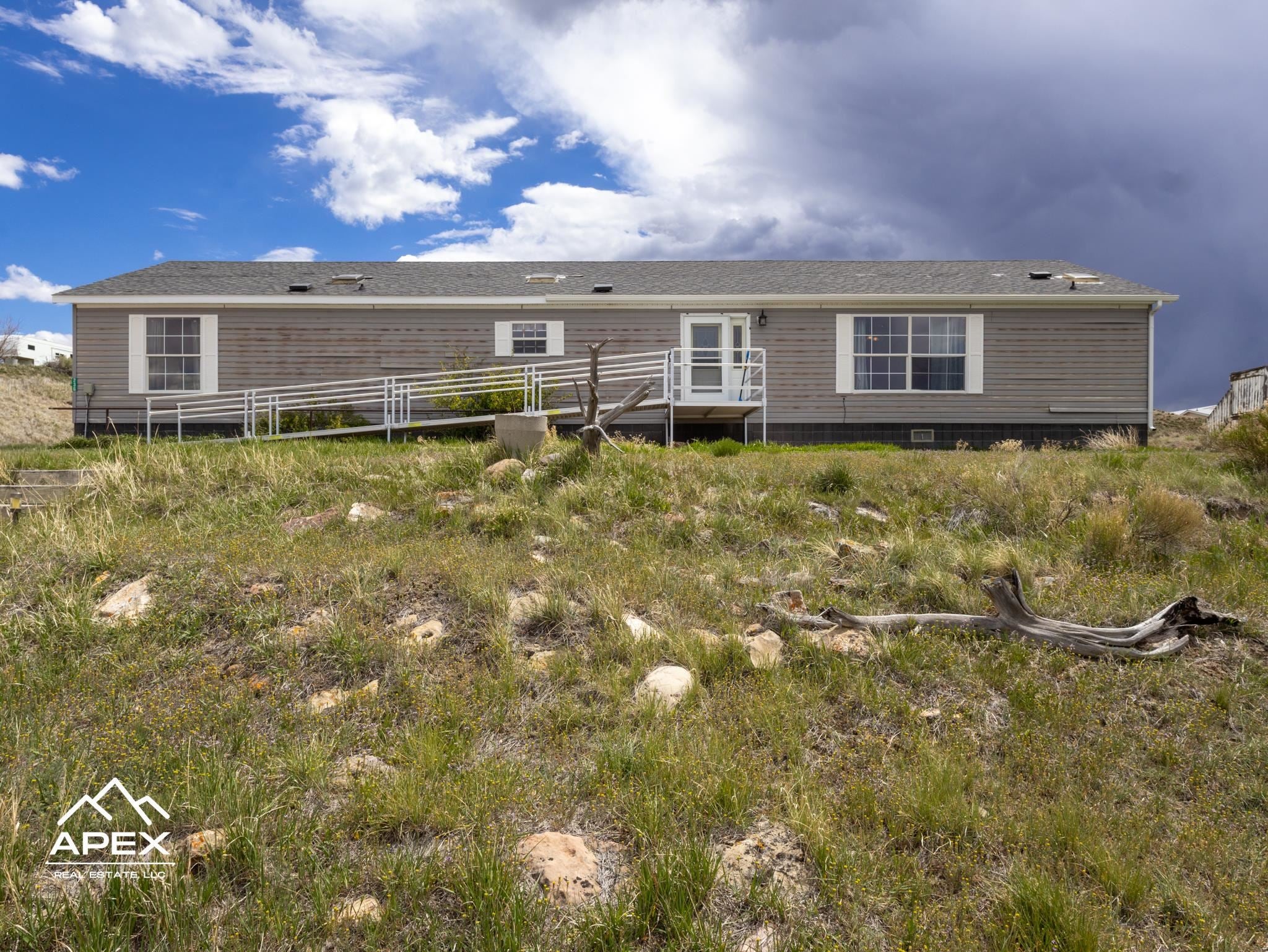 236 Remington Dr — photo