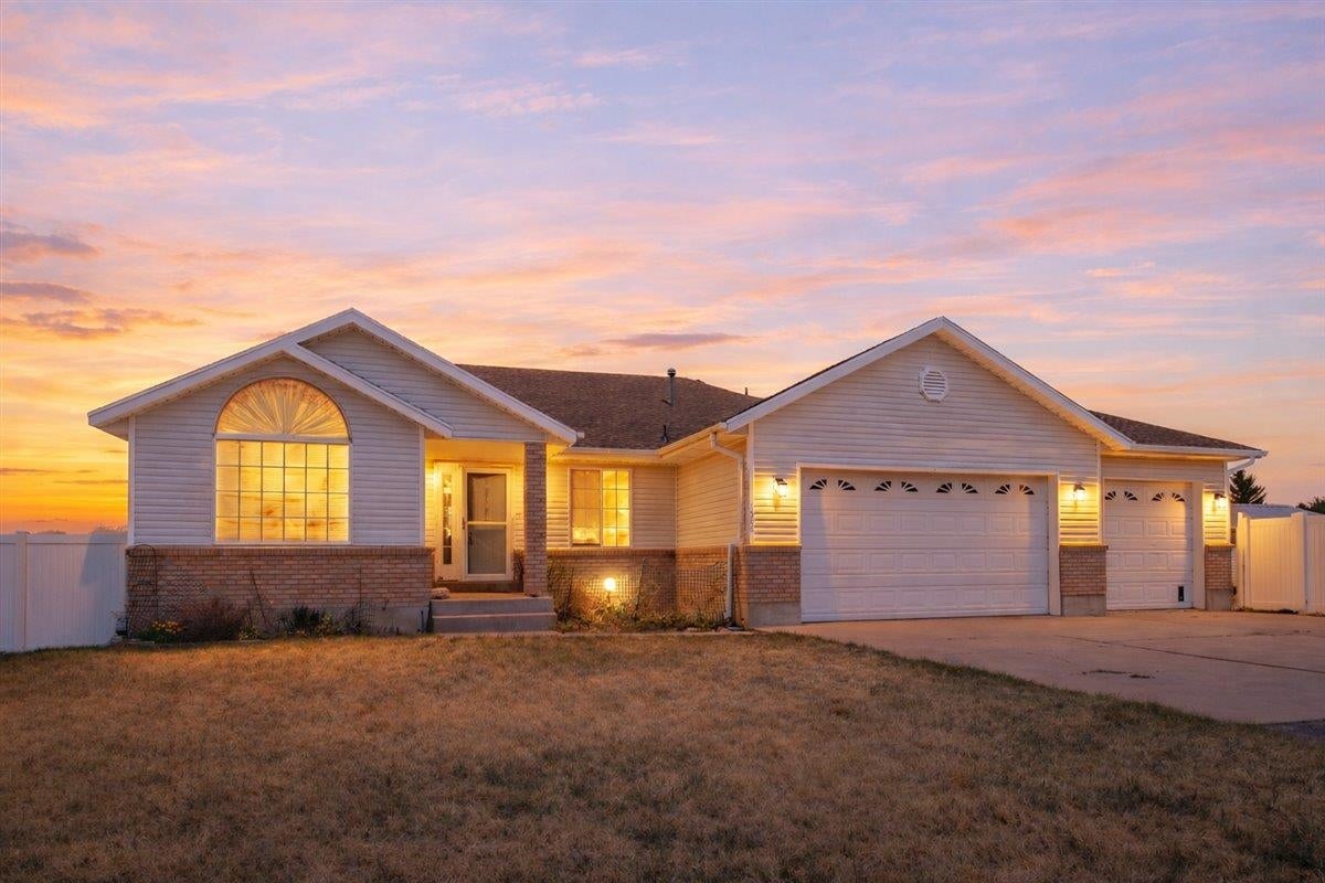 1506 Center Drive — photo