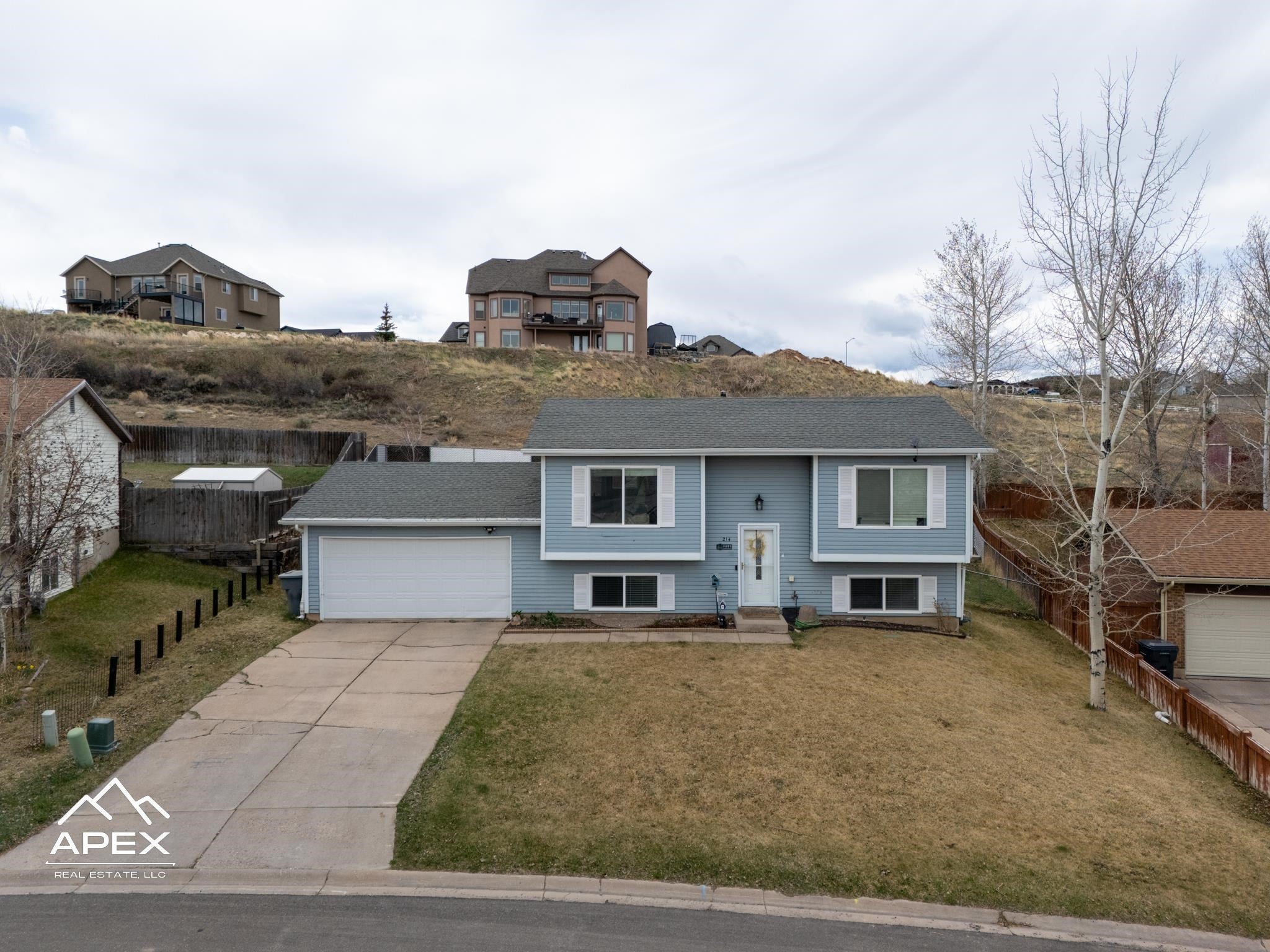 214 City View Dr — photo
