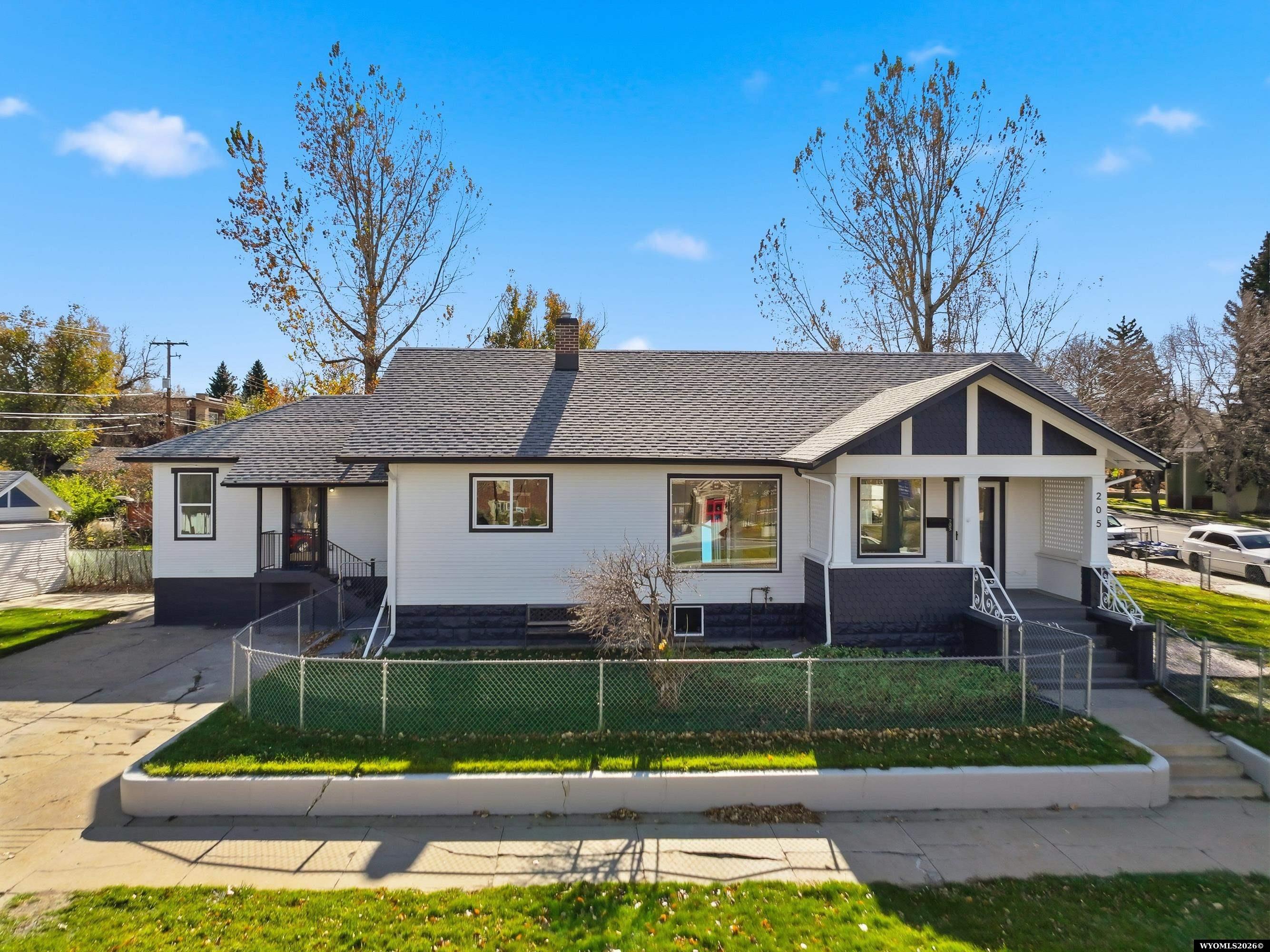 205 E 8th St, Casper, WY 82601 — photo 2
