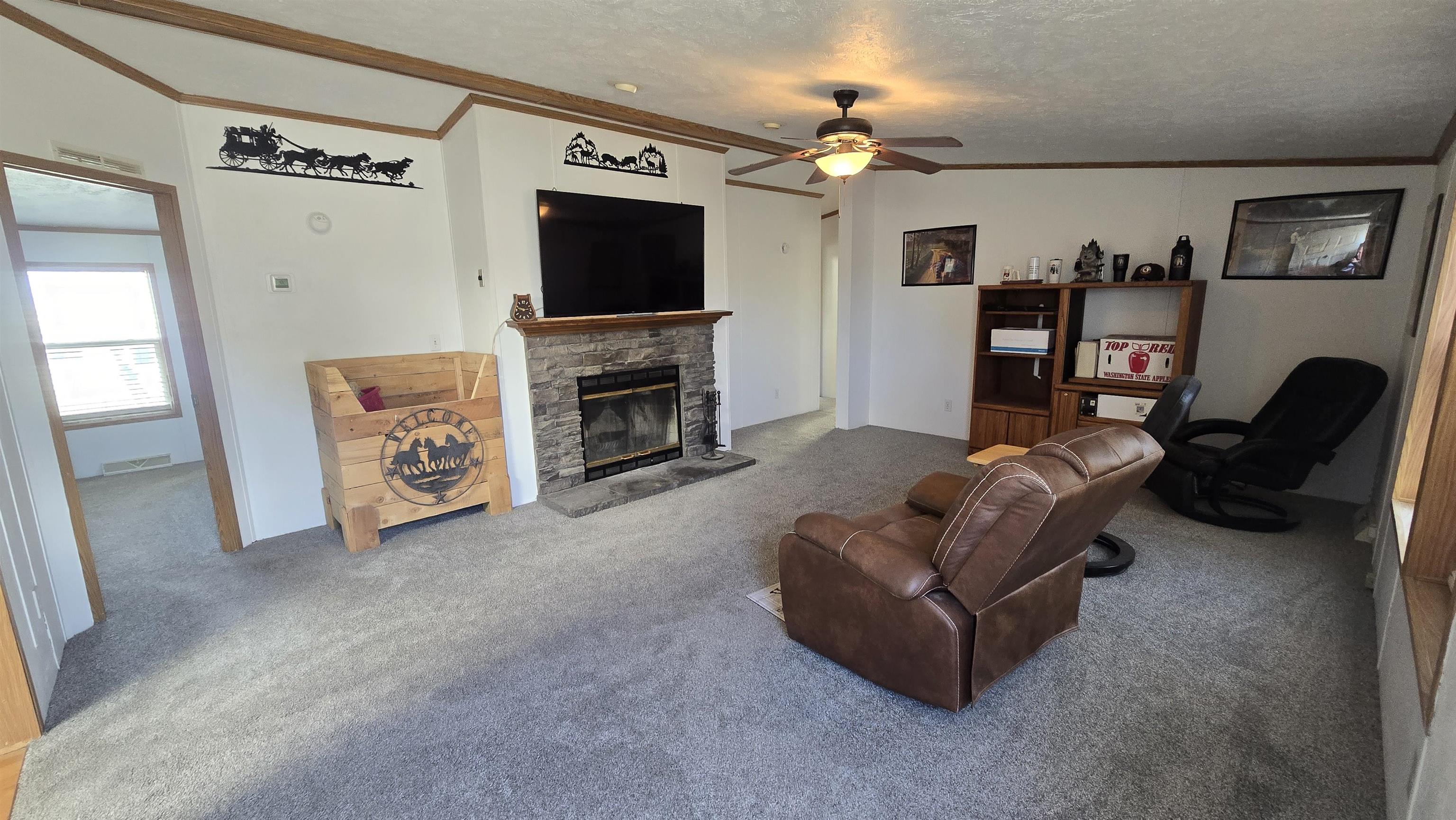 184 Marlatt Rd, Shoshoni, WY 82649 — photo 2