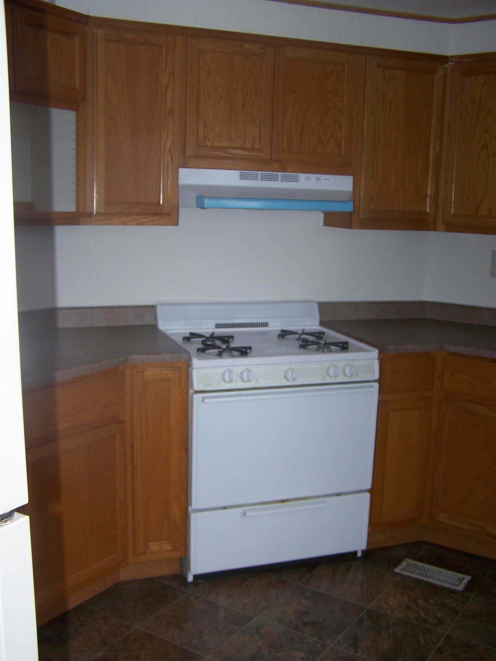 991 E Lookout Dr — photo