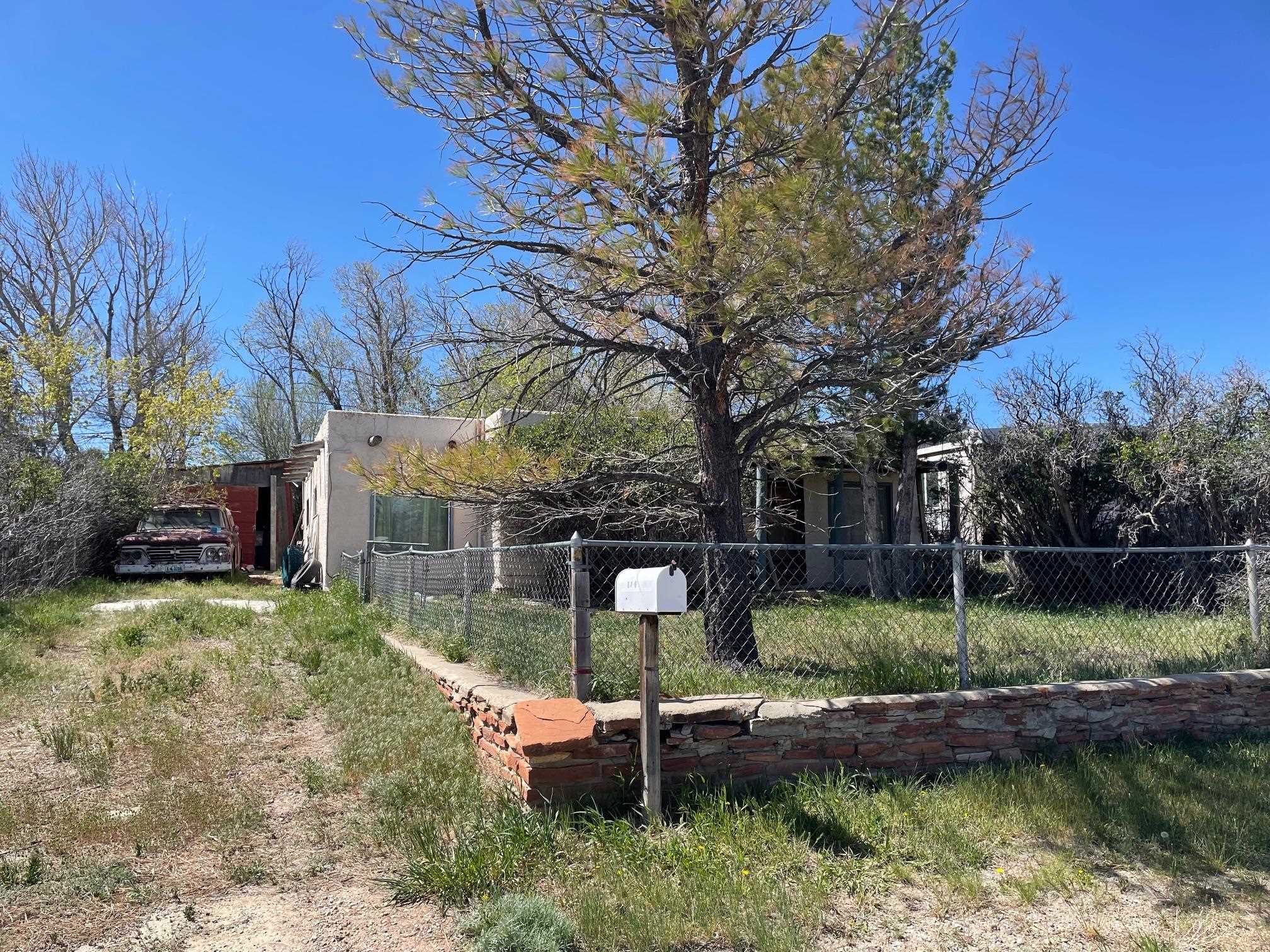 716 W Davis St — photo