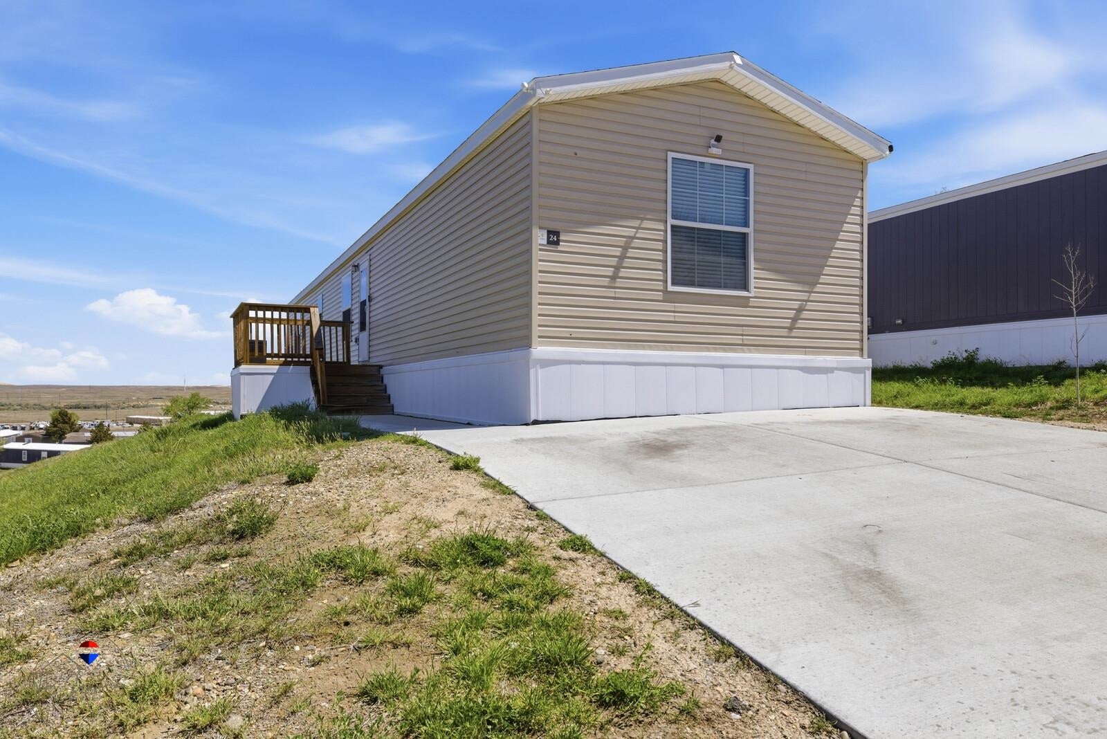 4901 E Lathrop Rd #24 — photo