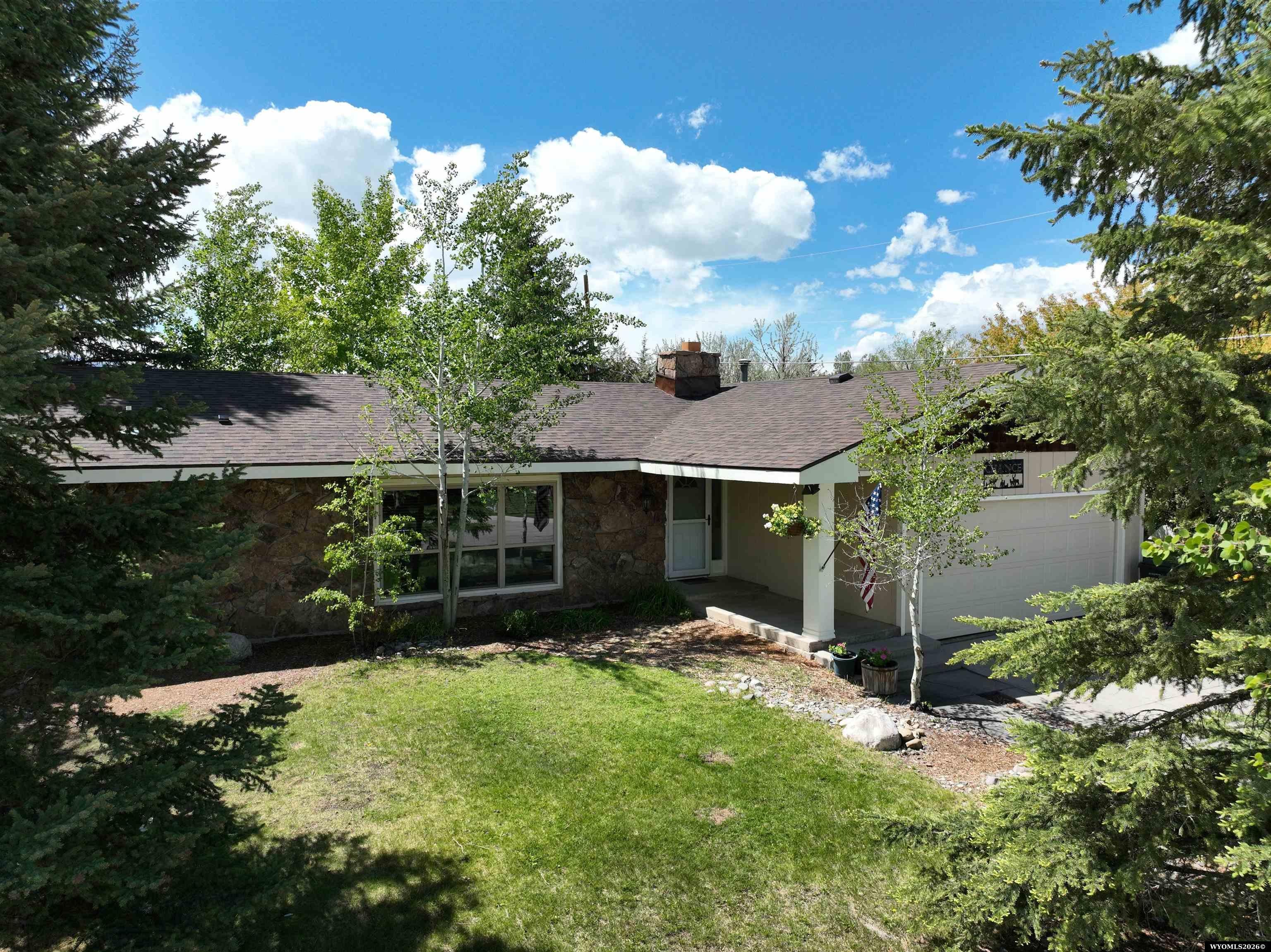 1285 Goodrich Dr — photo