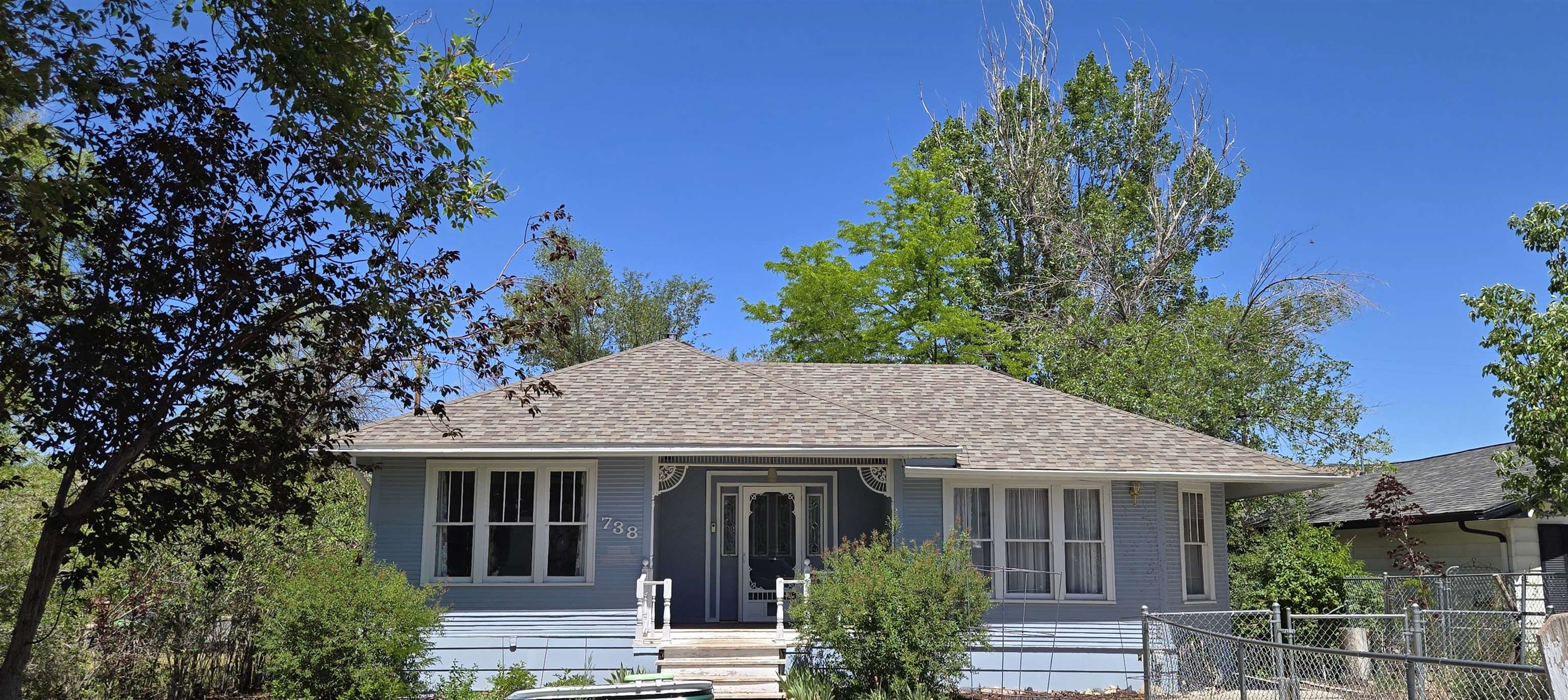 738 Clark — photo