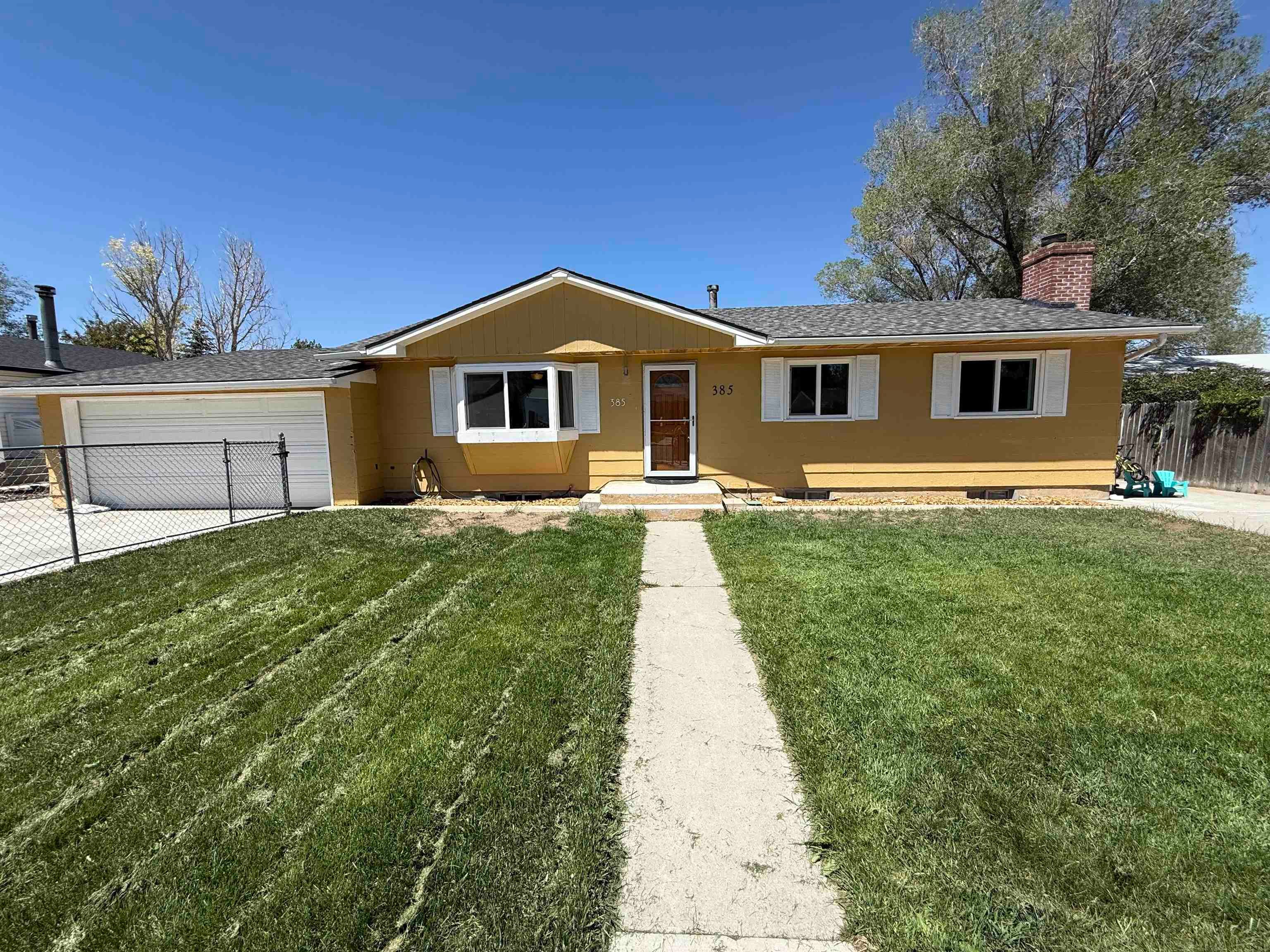 385 Crossbow Dr — photo