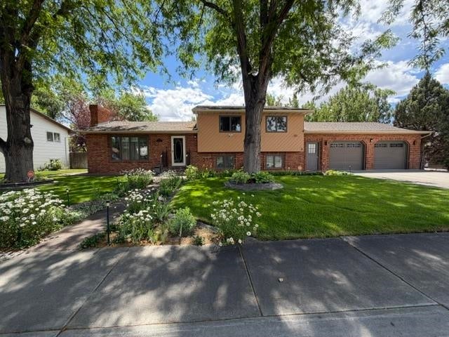 1806 Circle Road — photo