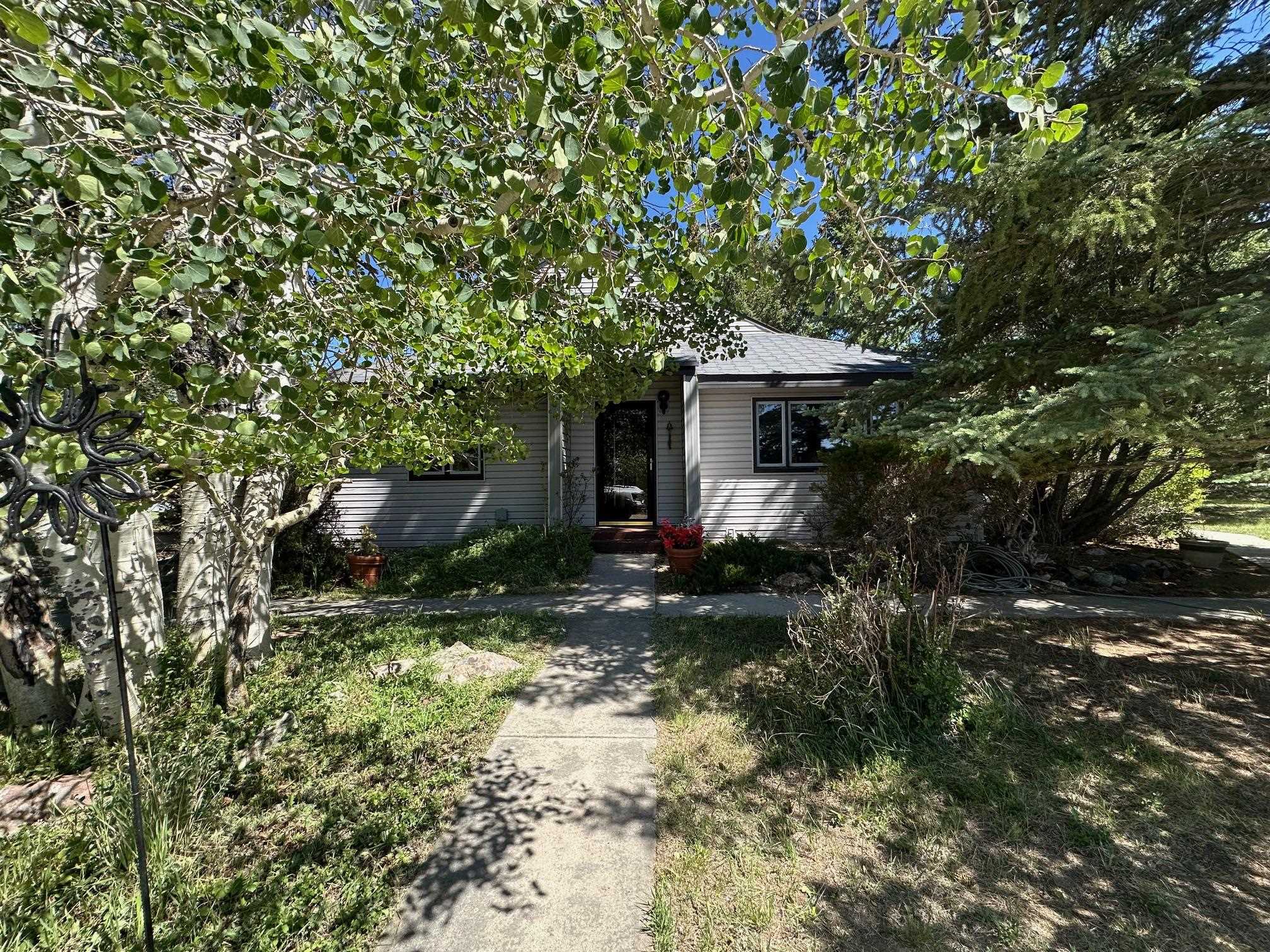 29 County Rd 648, Riverside, WY 82325