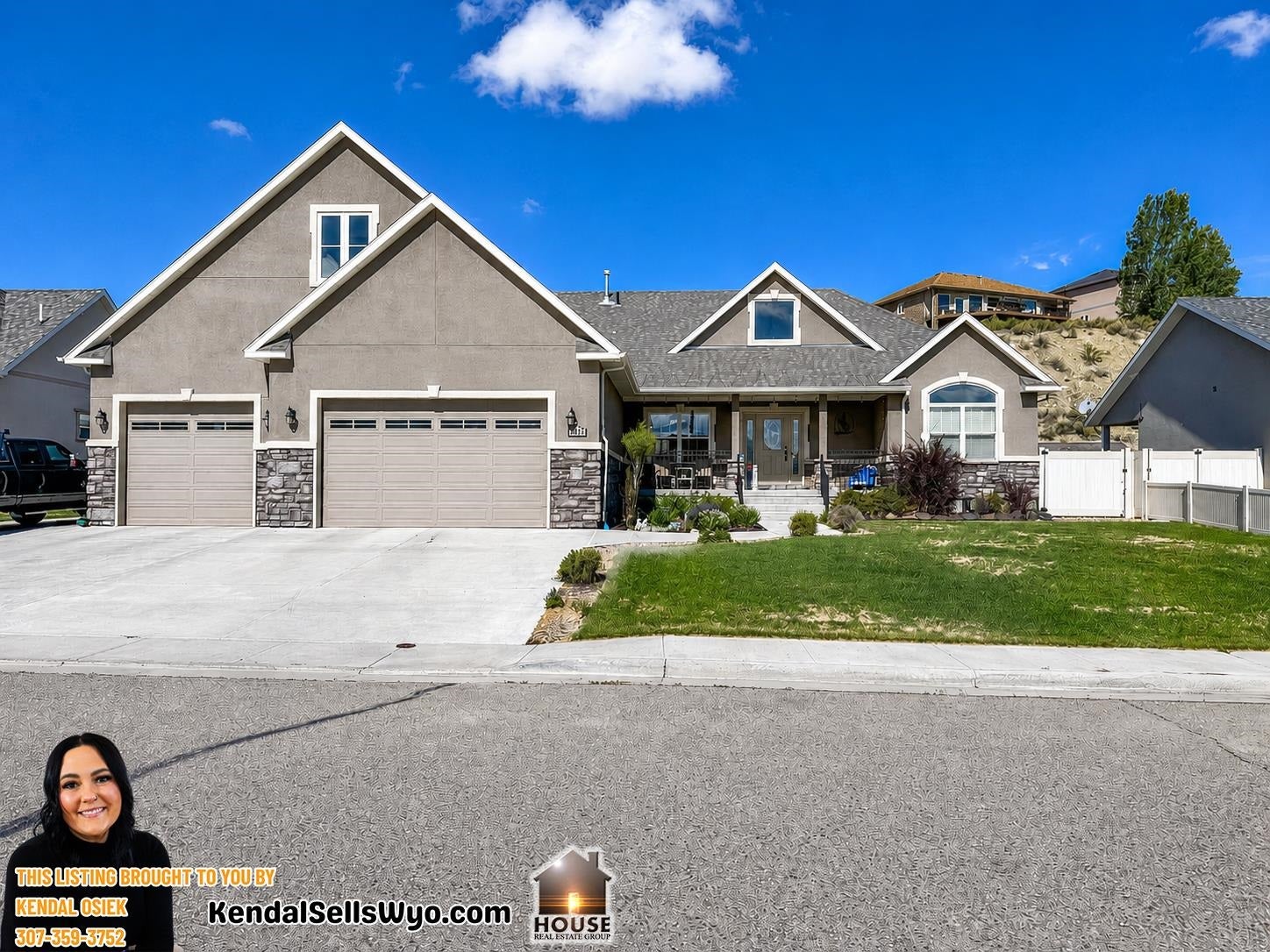2325 Alexandra Circle — photo