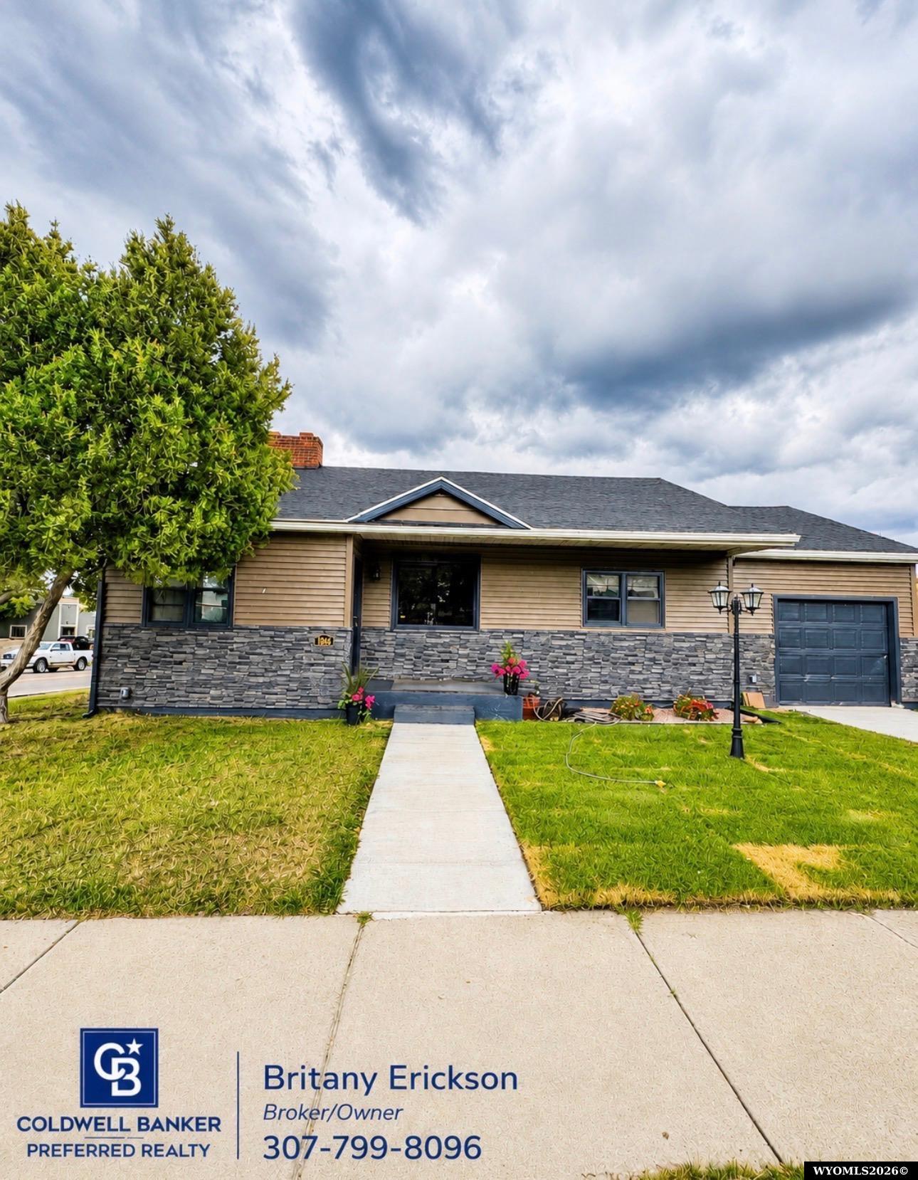 1048 Sage St — photo