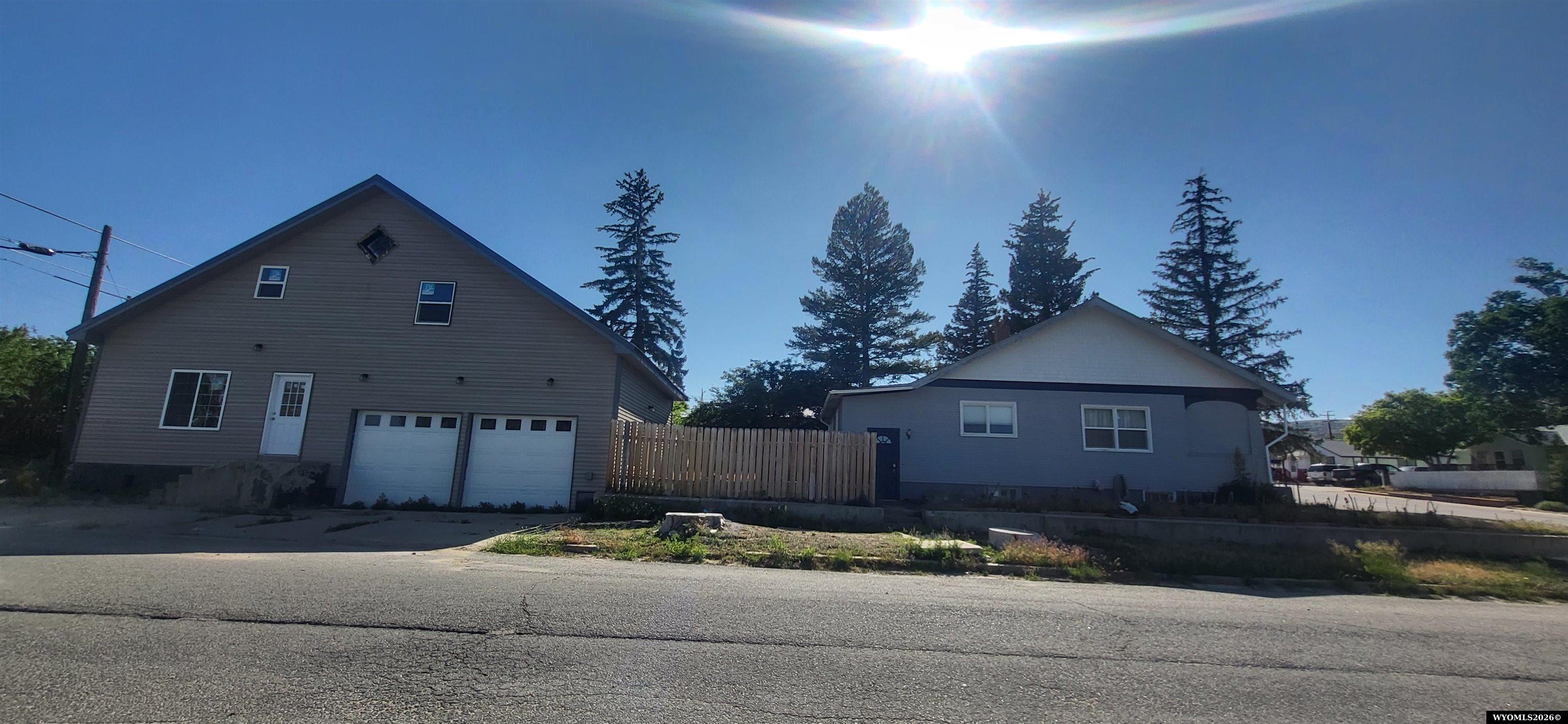 222 E Maple St, Rawlins, WY 82301 — photo 2