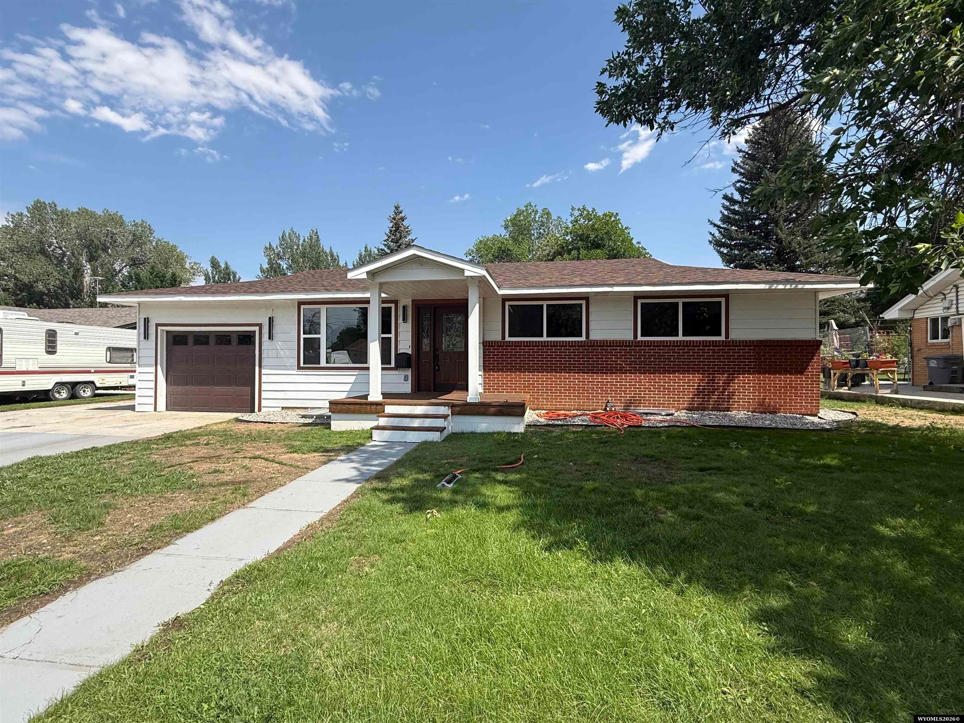 560 Brodie Street — photo