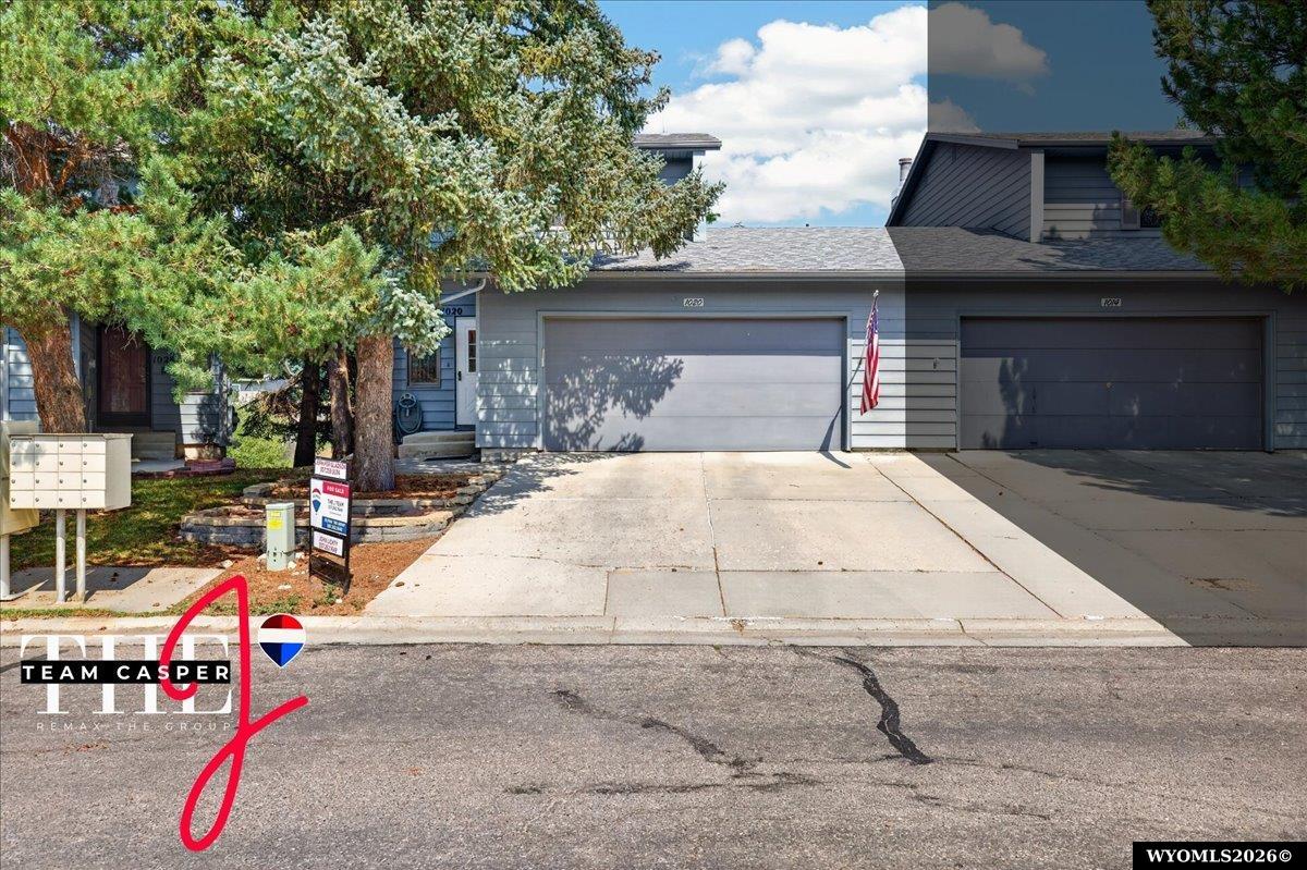 1020 Surrey Court — photo