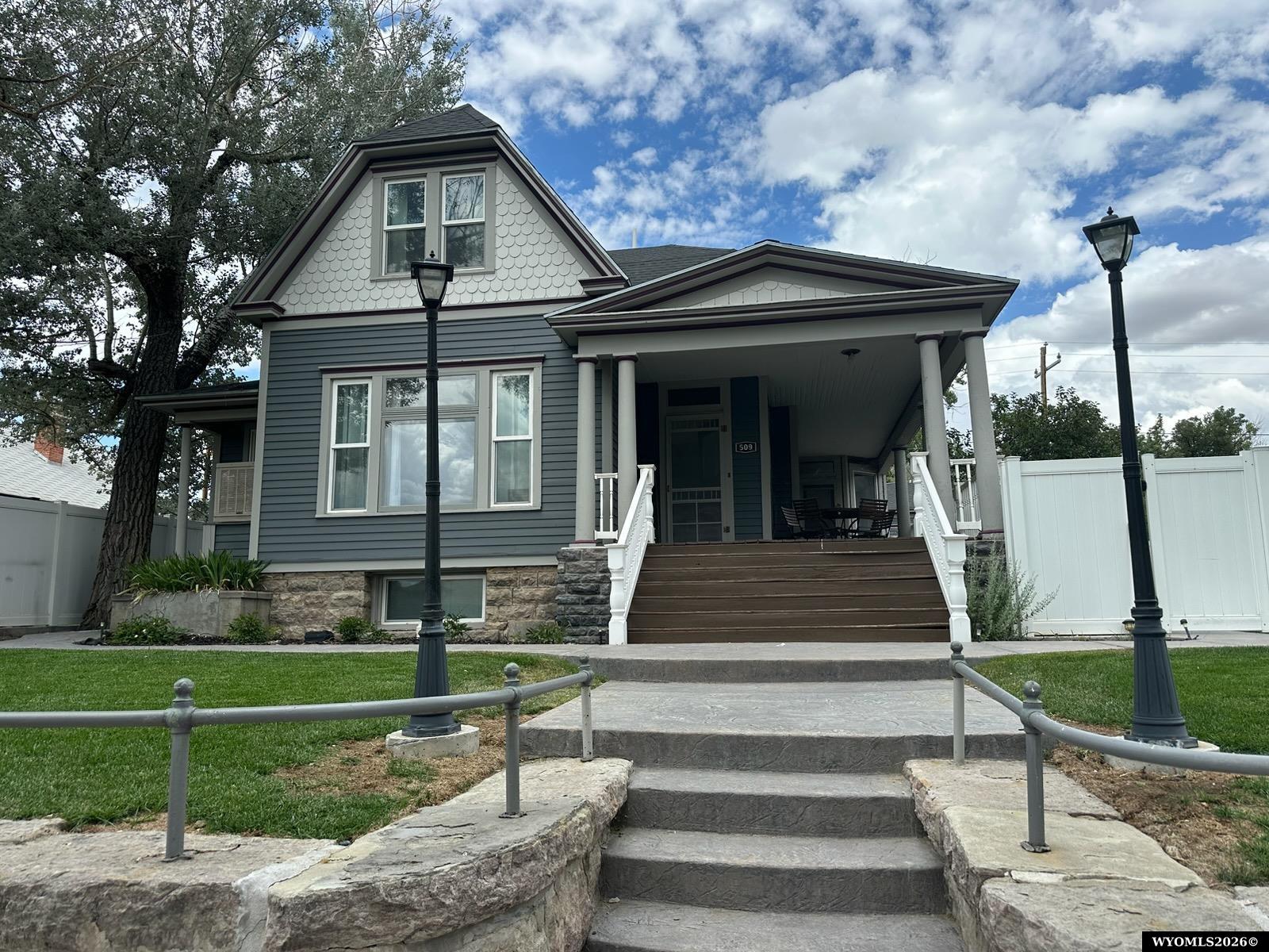 509 W Maple Street — photo