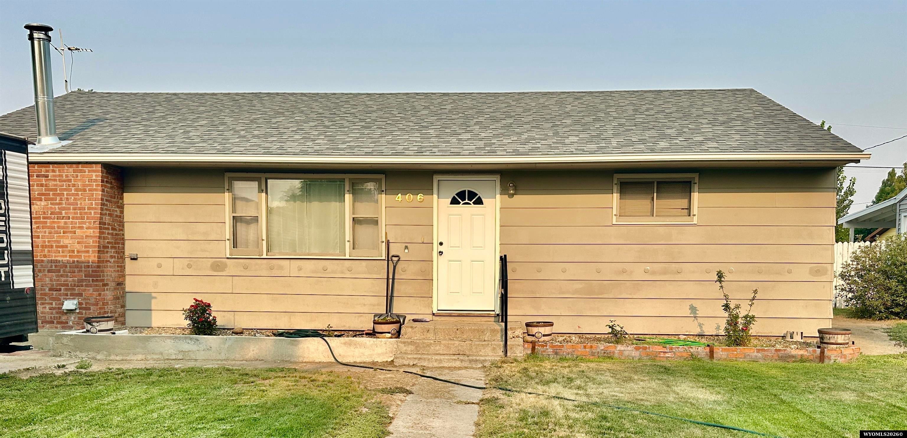 406 East Lane — photo