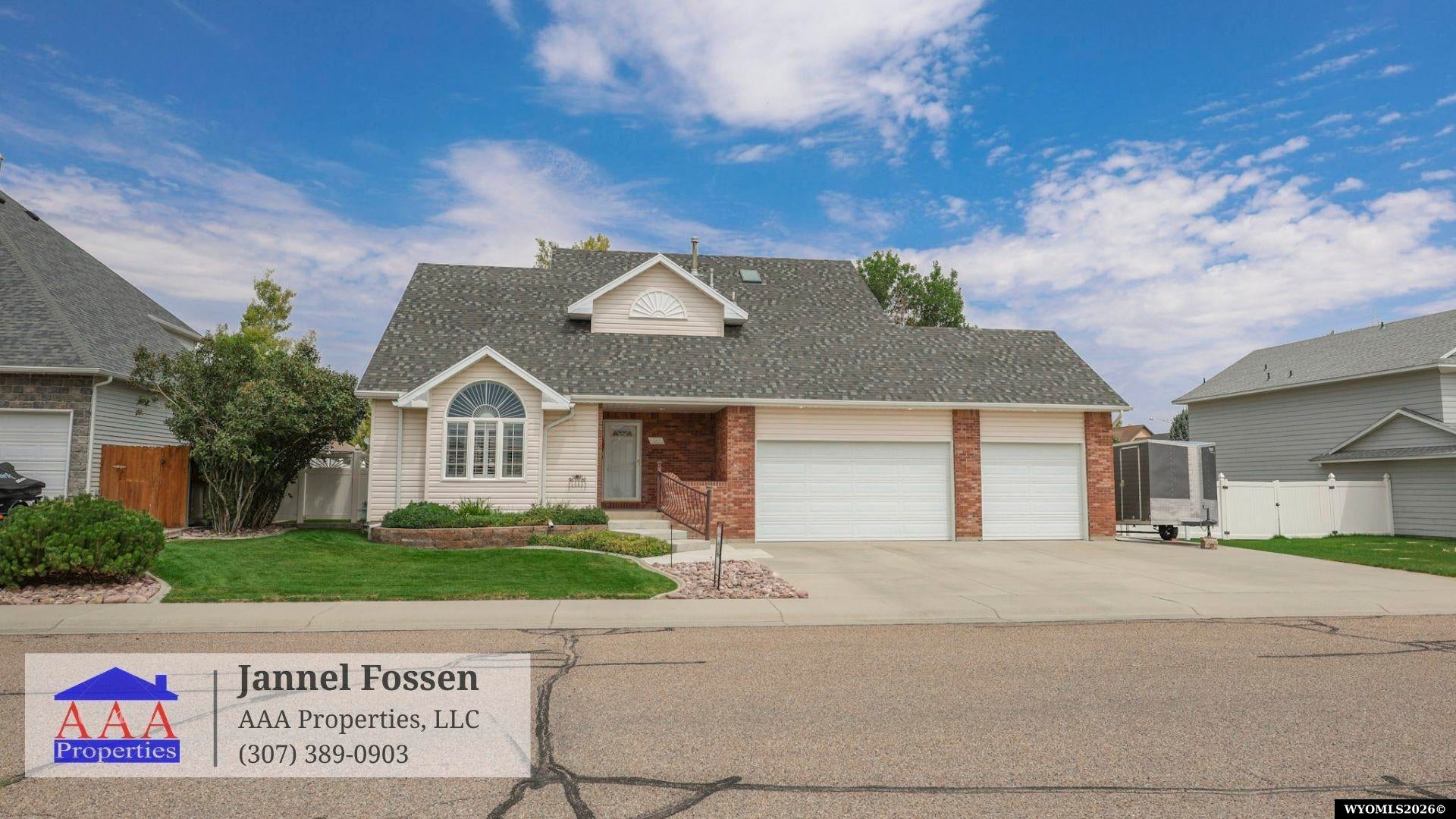 2517 Crestwood Lane — photo