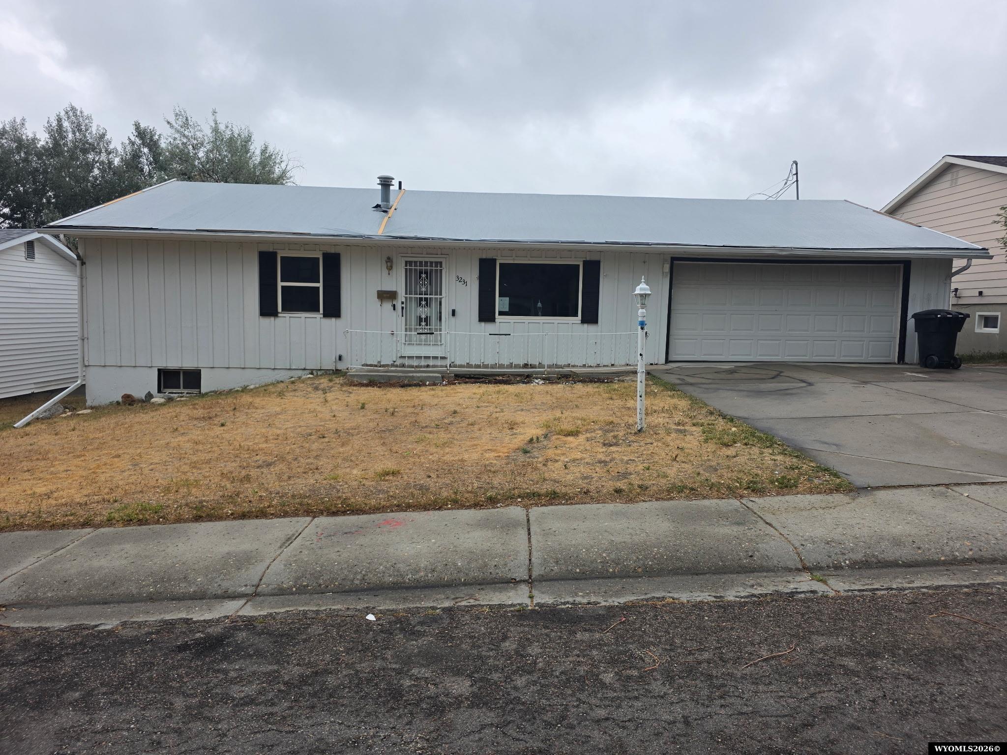3231 Navarre Road — photo