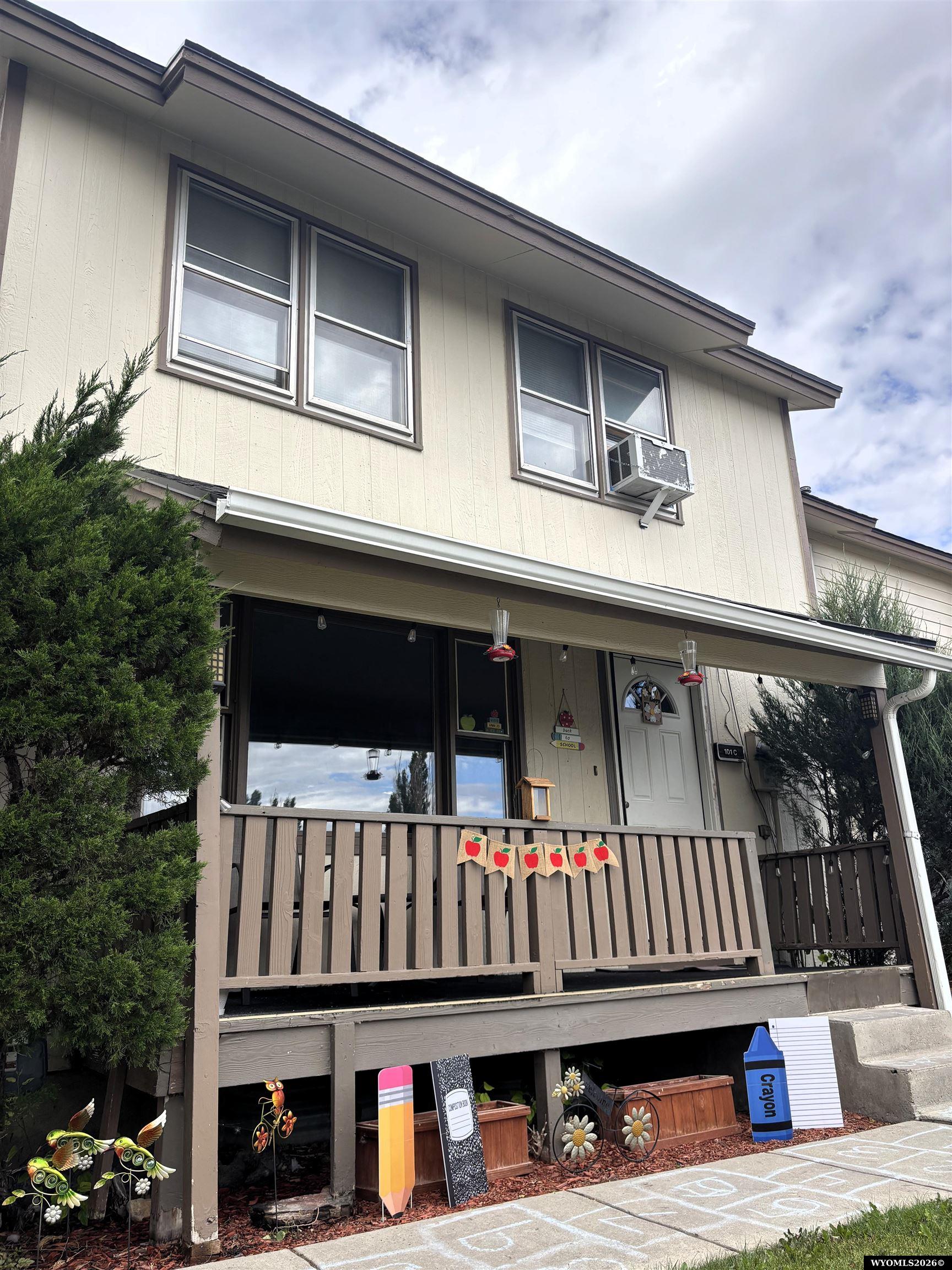 101 College — photo