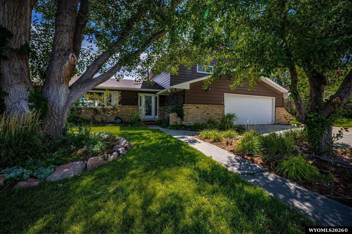 1541 Kingsbury Dr — photo
