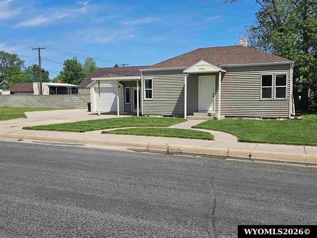 2502 E C Street — photo