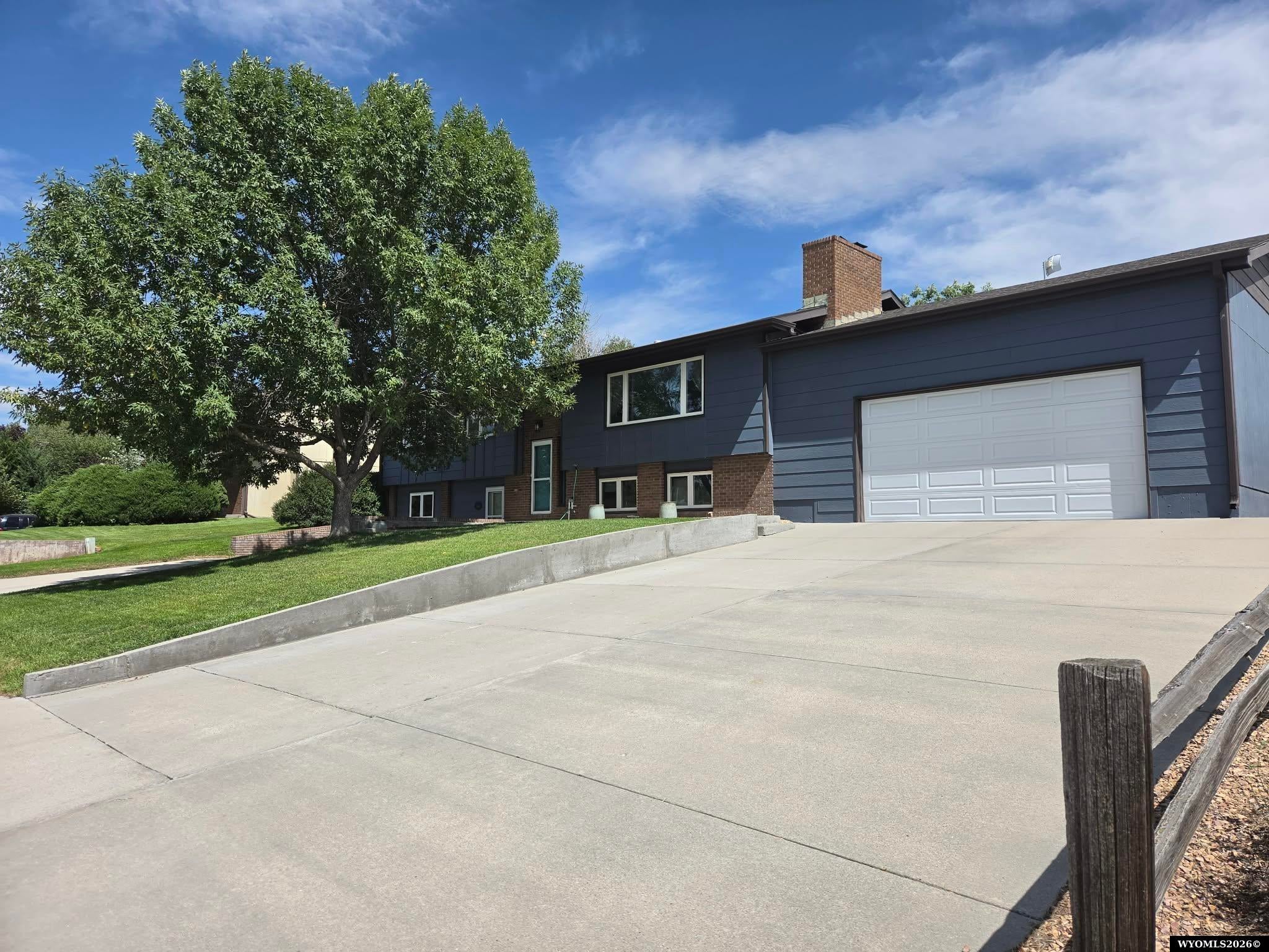231 Hillcrest Drive — photo