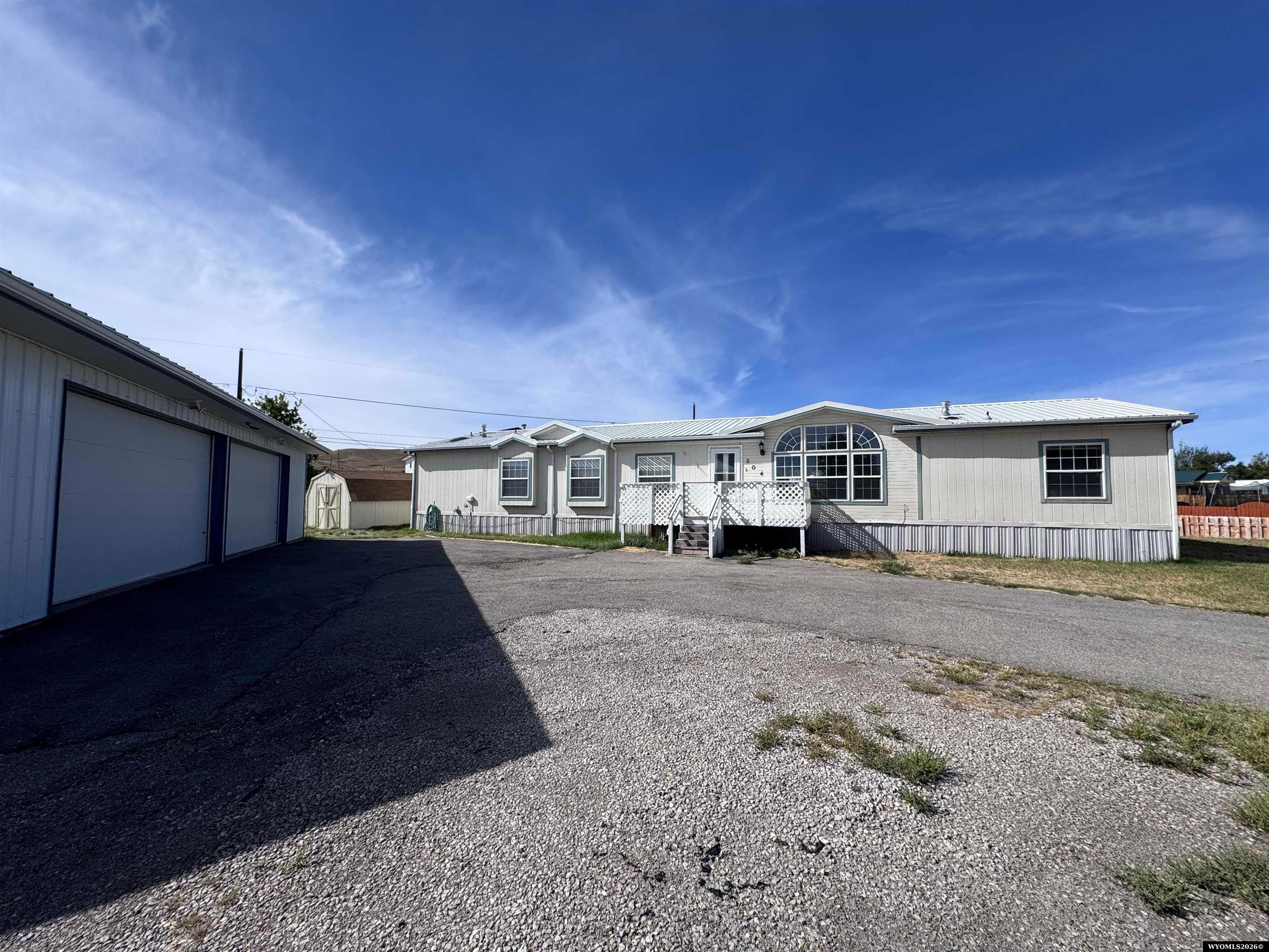 304 W Hugus Street — photo