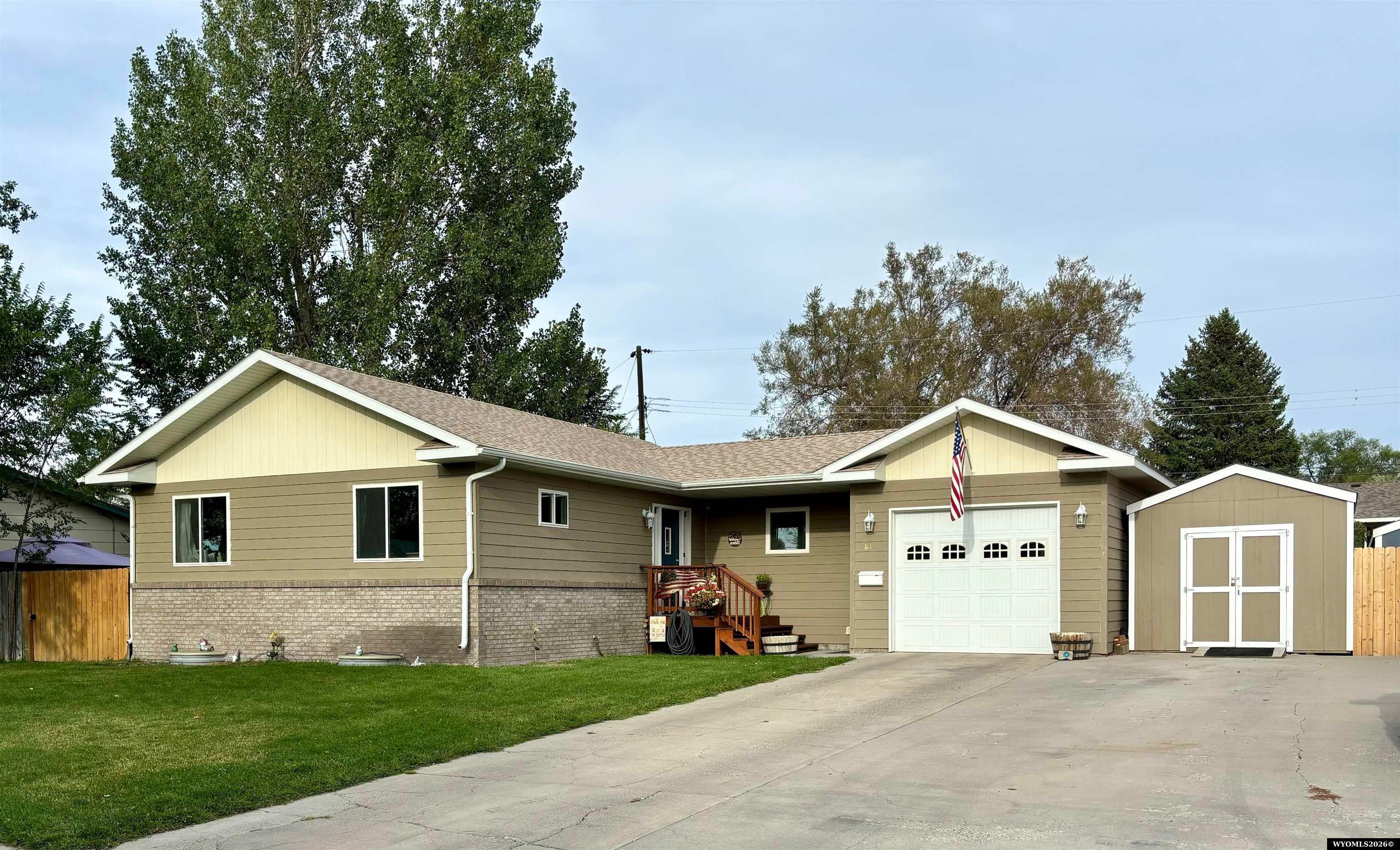 819 Rose Marie Dr — photo