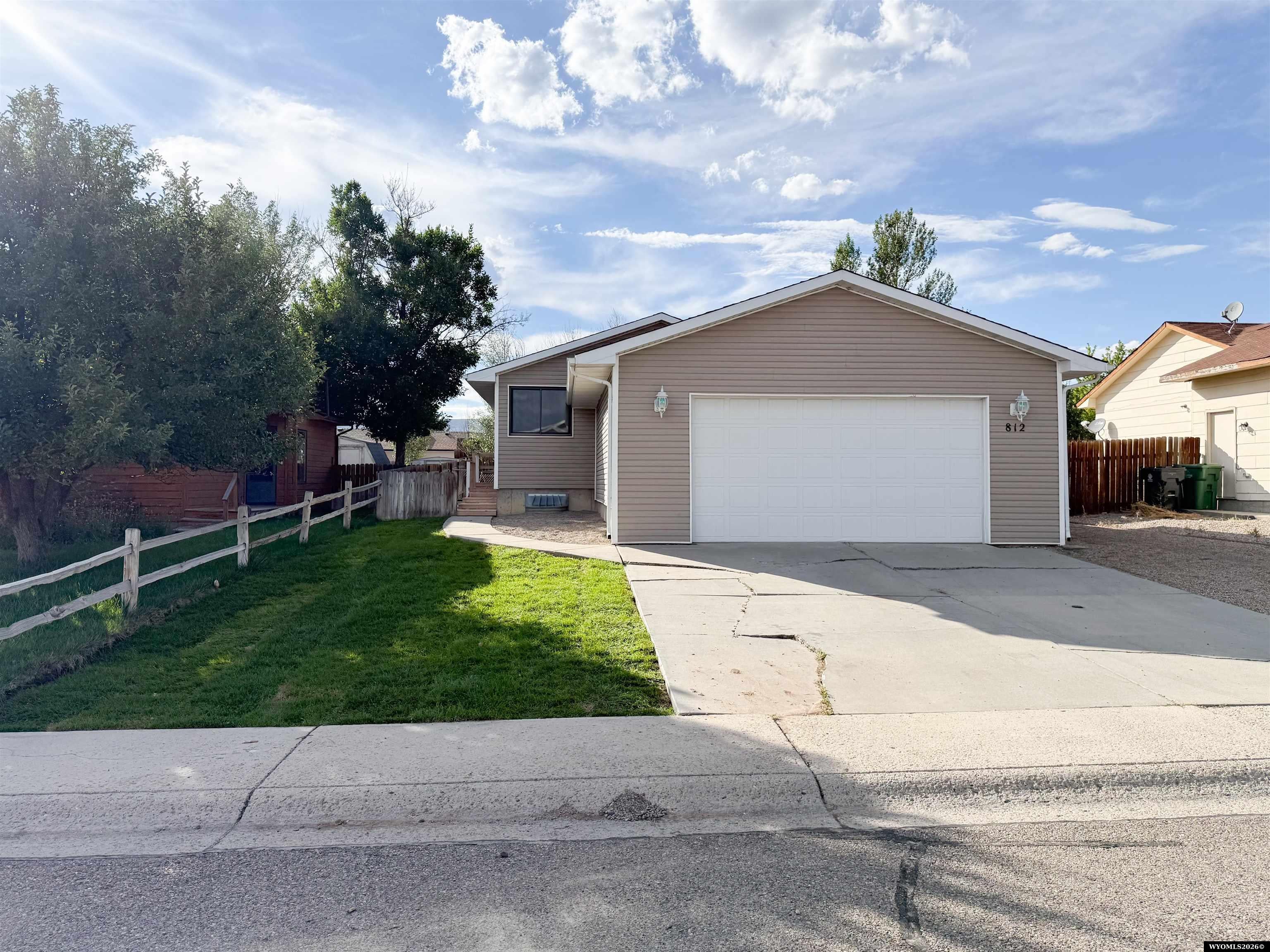 812 Burr Drive — photo