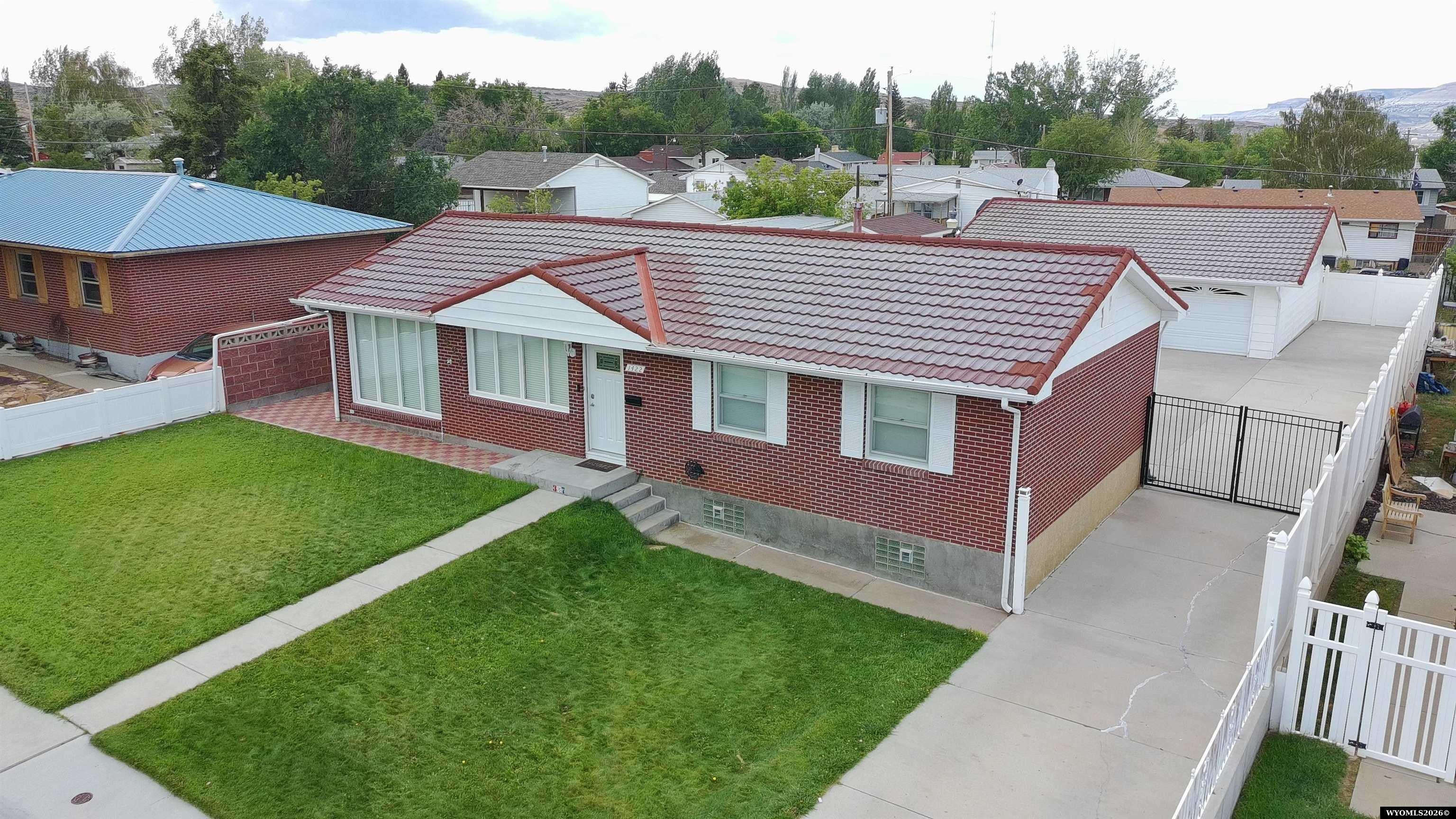 1422 Carbon Street — photo