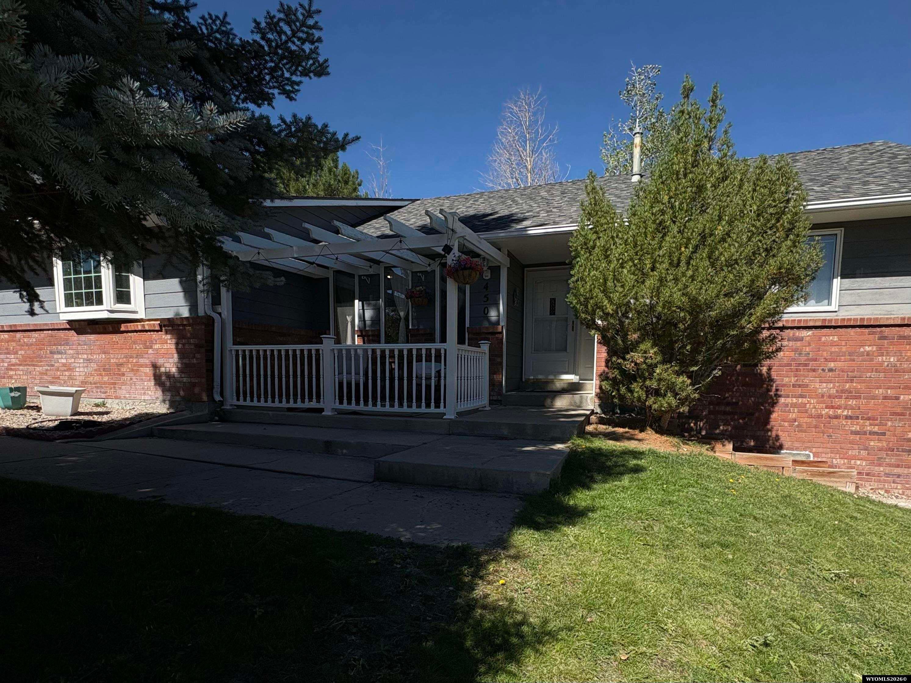 450 Faith Dr — photo