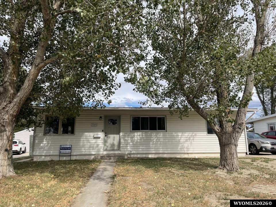 2005 Laramie Avenue — photo