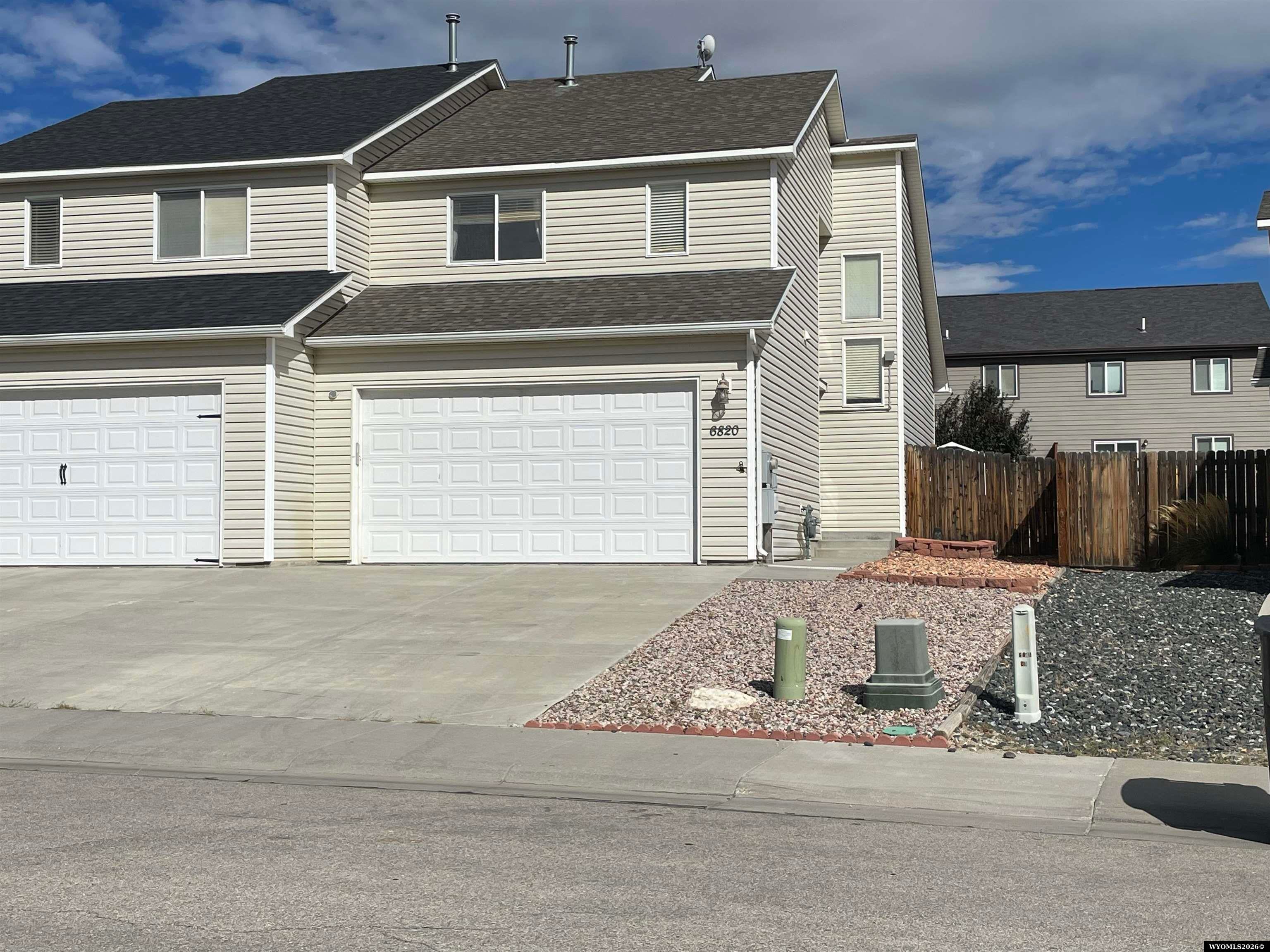 6820 Columbia River Road — photo